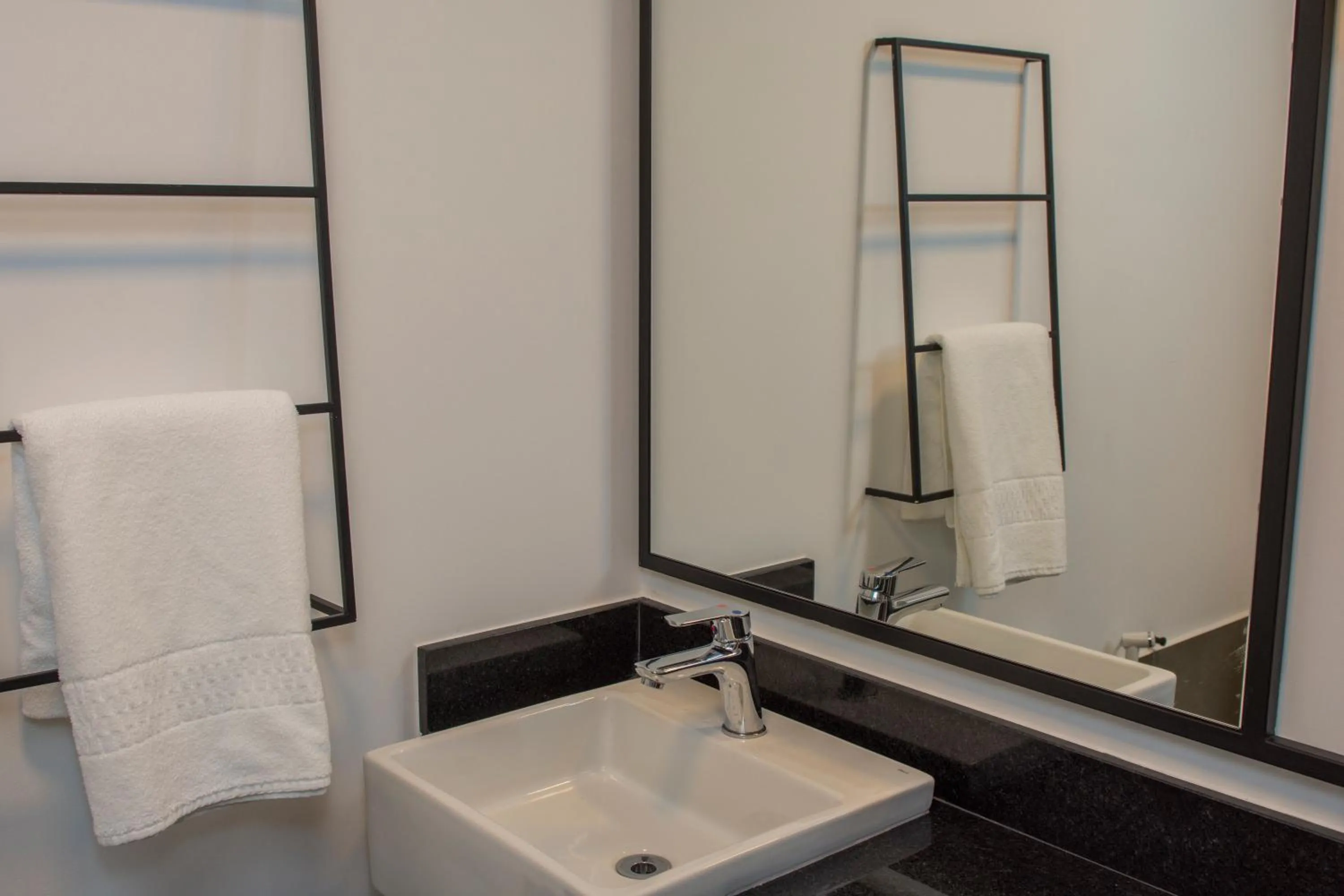 Bathroom in ibis Nova Serrana