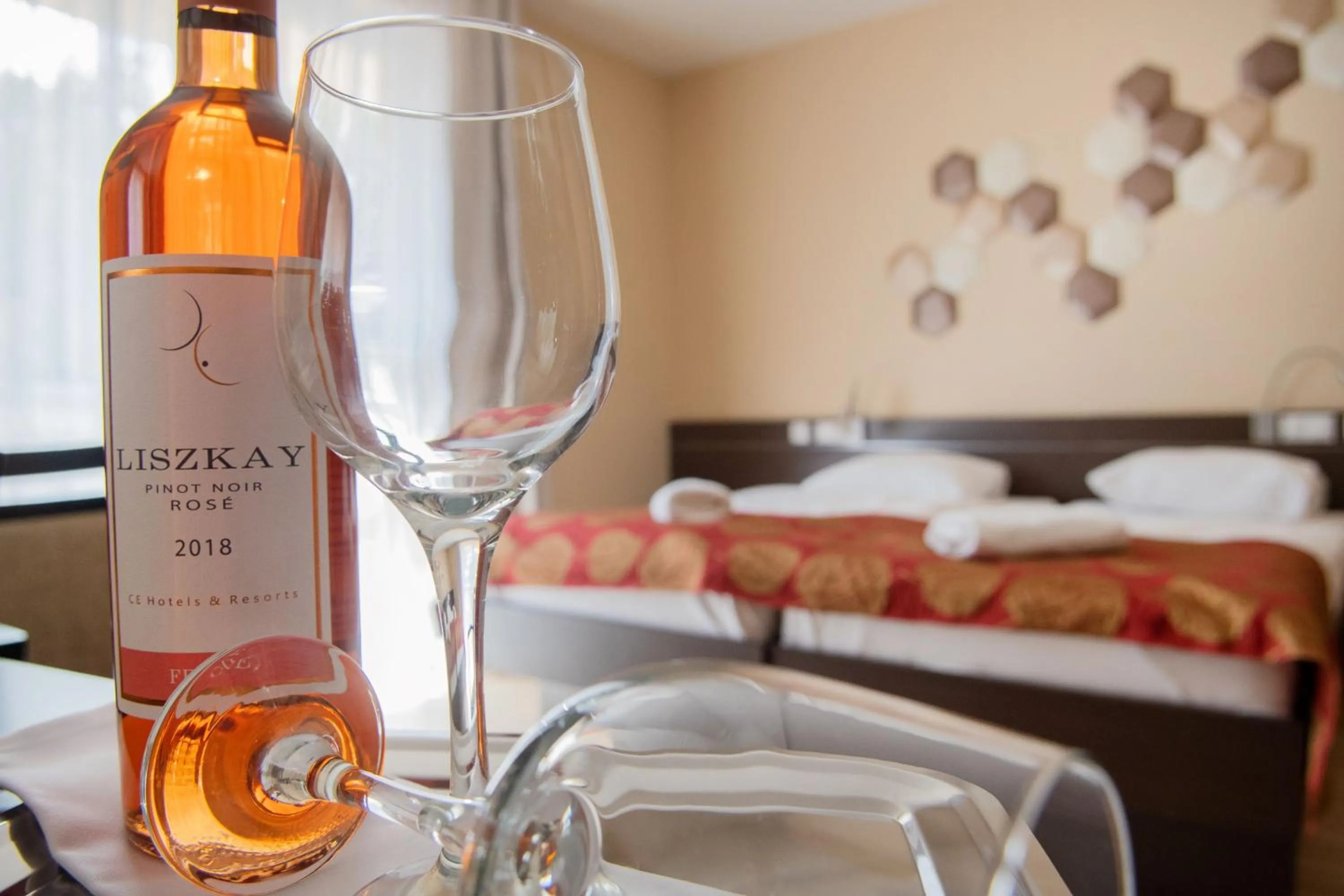 Property building, Bed in CE Plaza Hotel