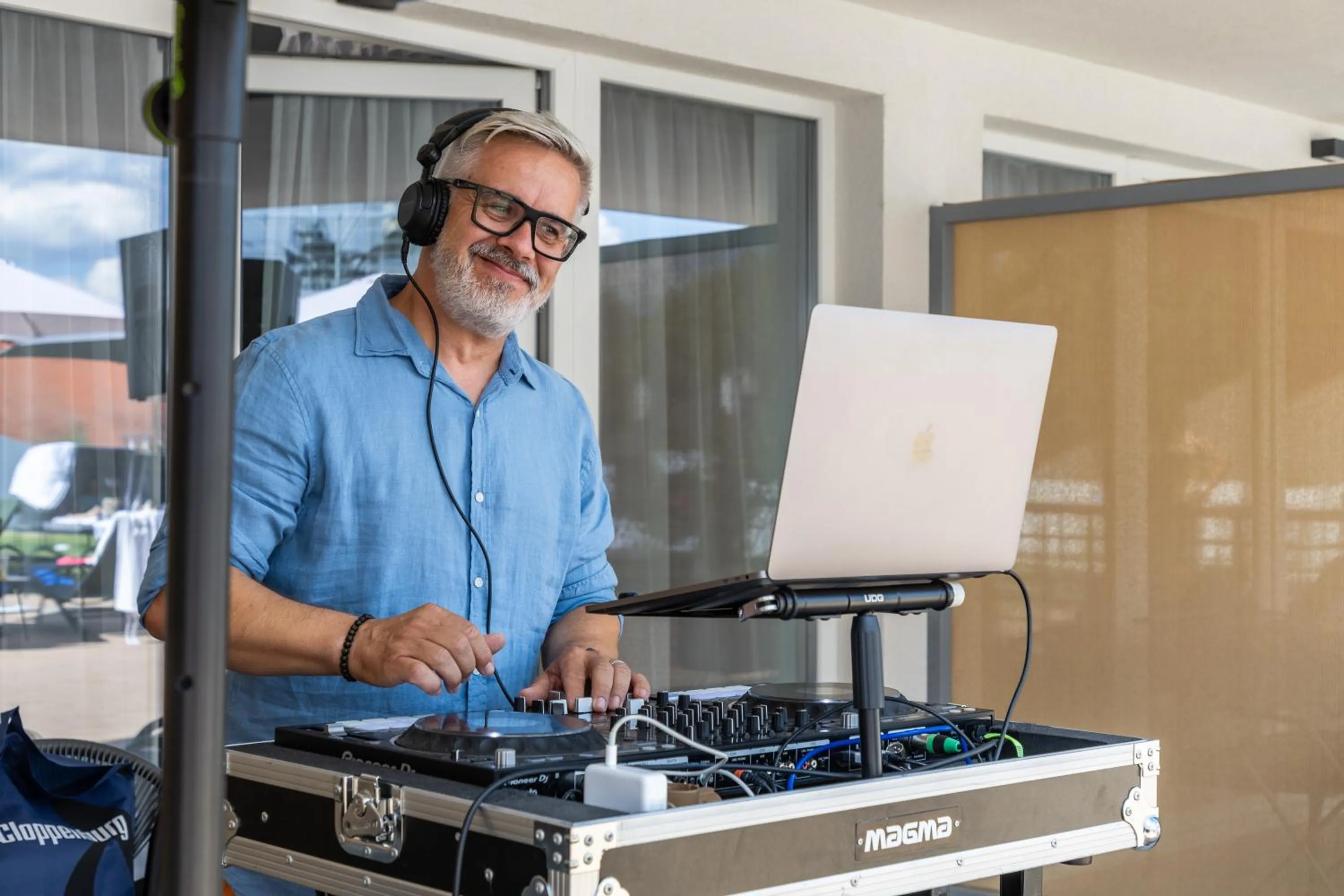 Swimming pool in CE Plaza Hotel