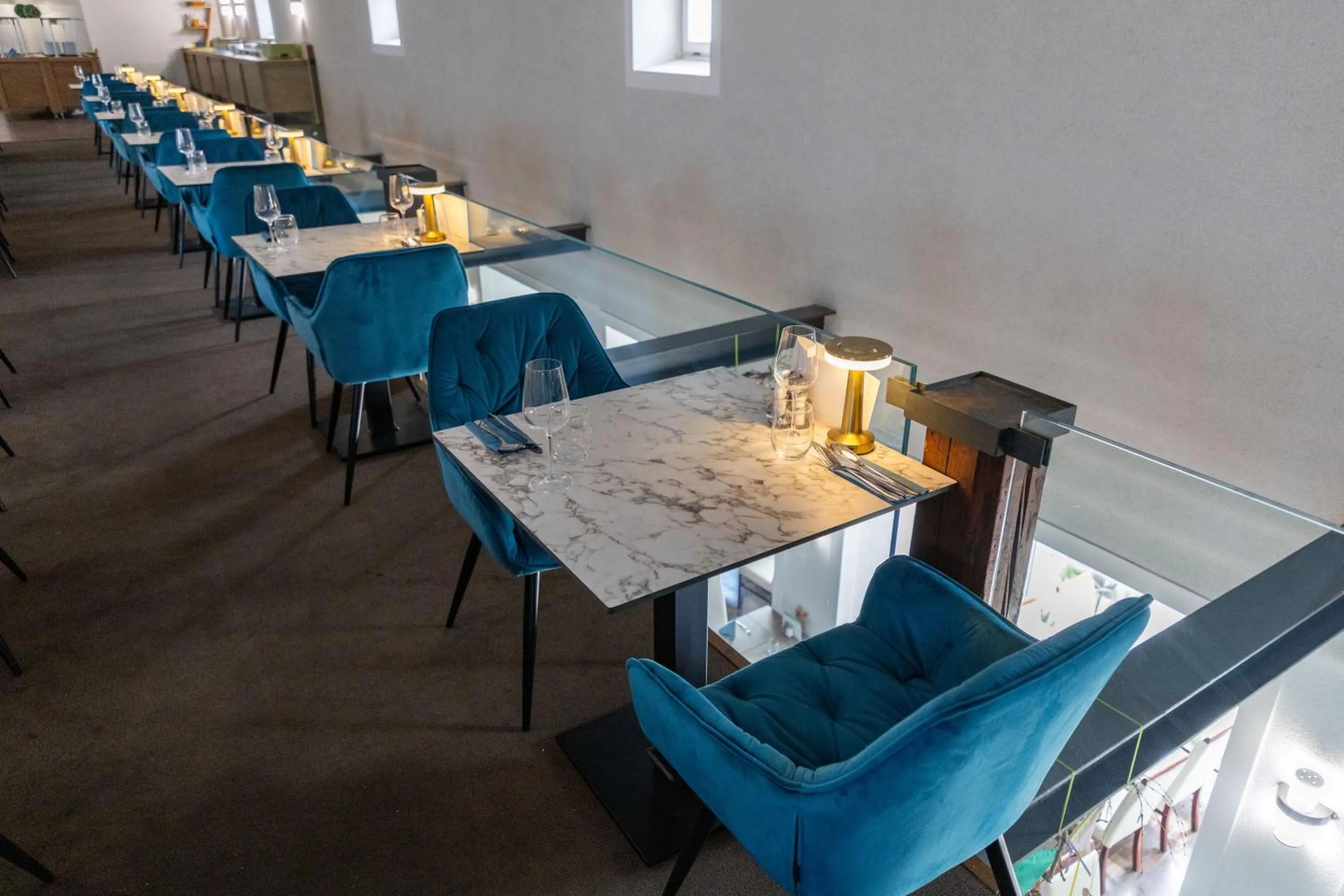 Restaurant/places to eat in CE Plaza Hotel