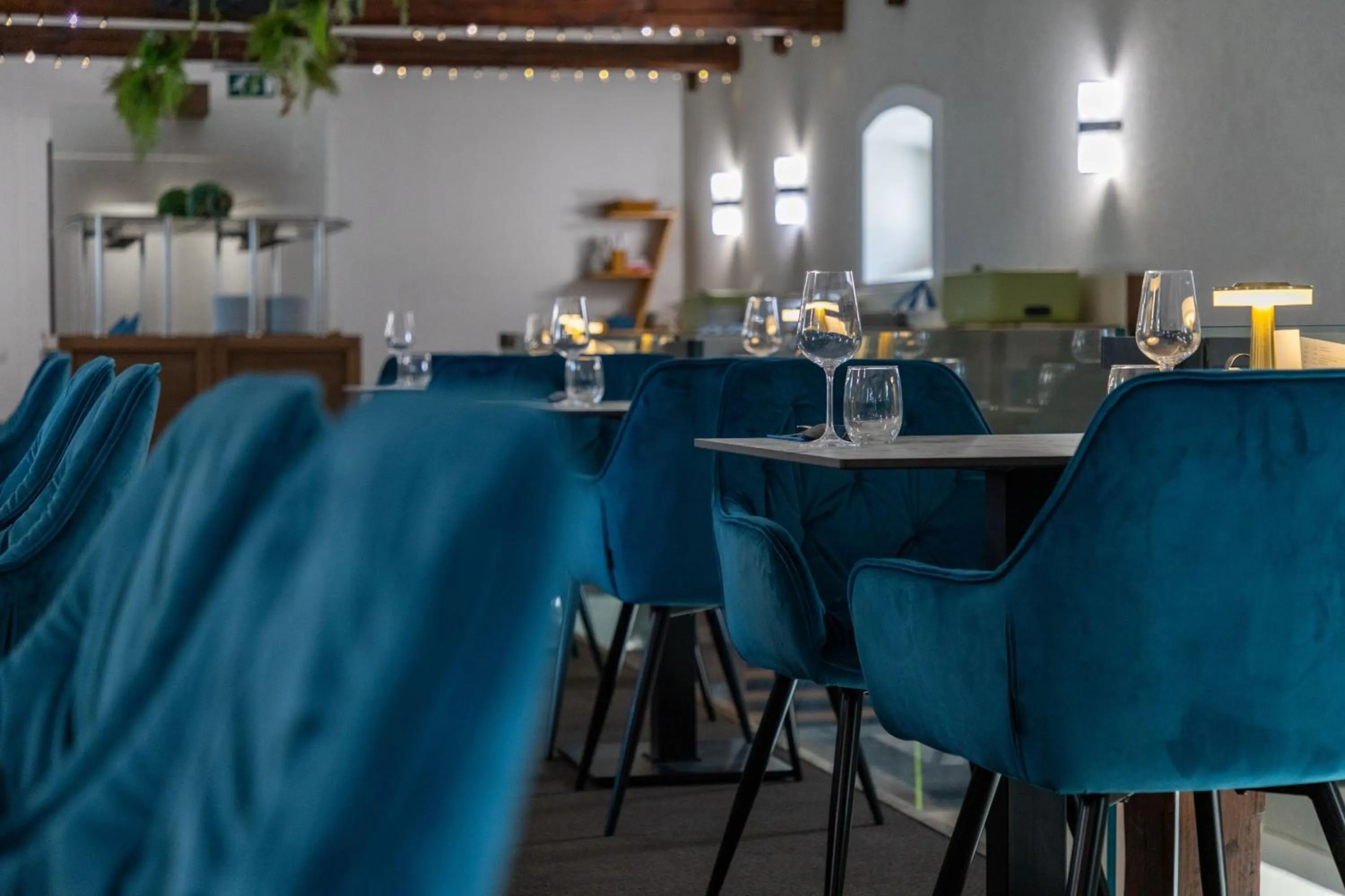 Restaurant/places to eat in CE Plaza Hotel