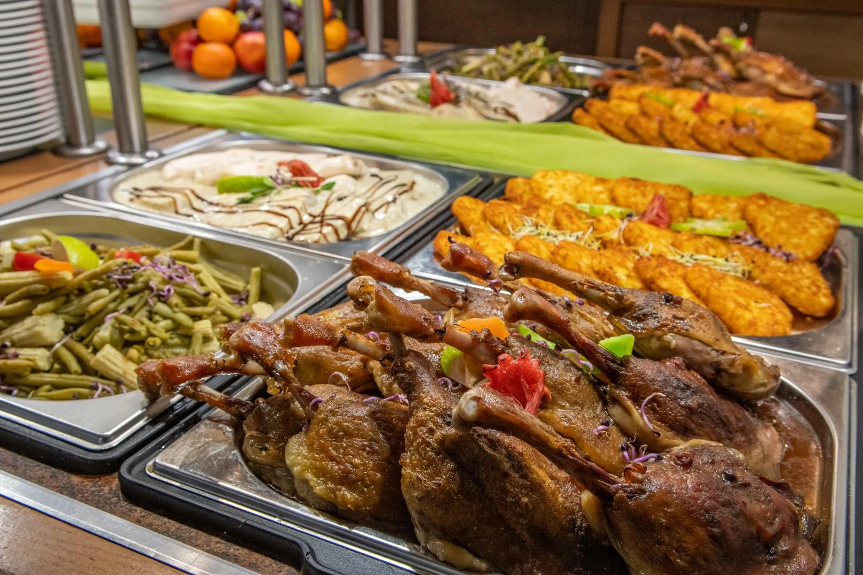 Restaurant/places to eat in CE Plaza Hotel