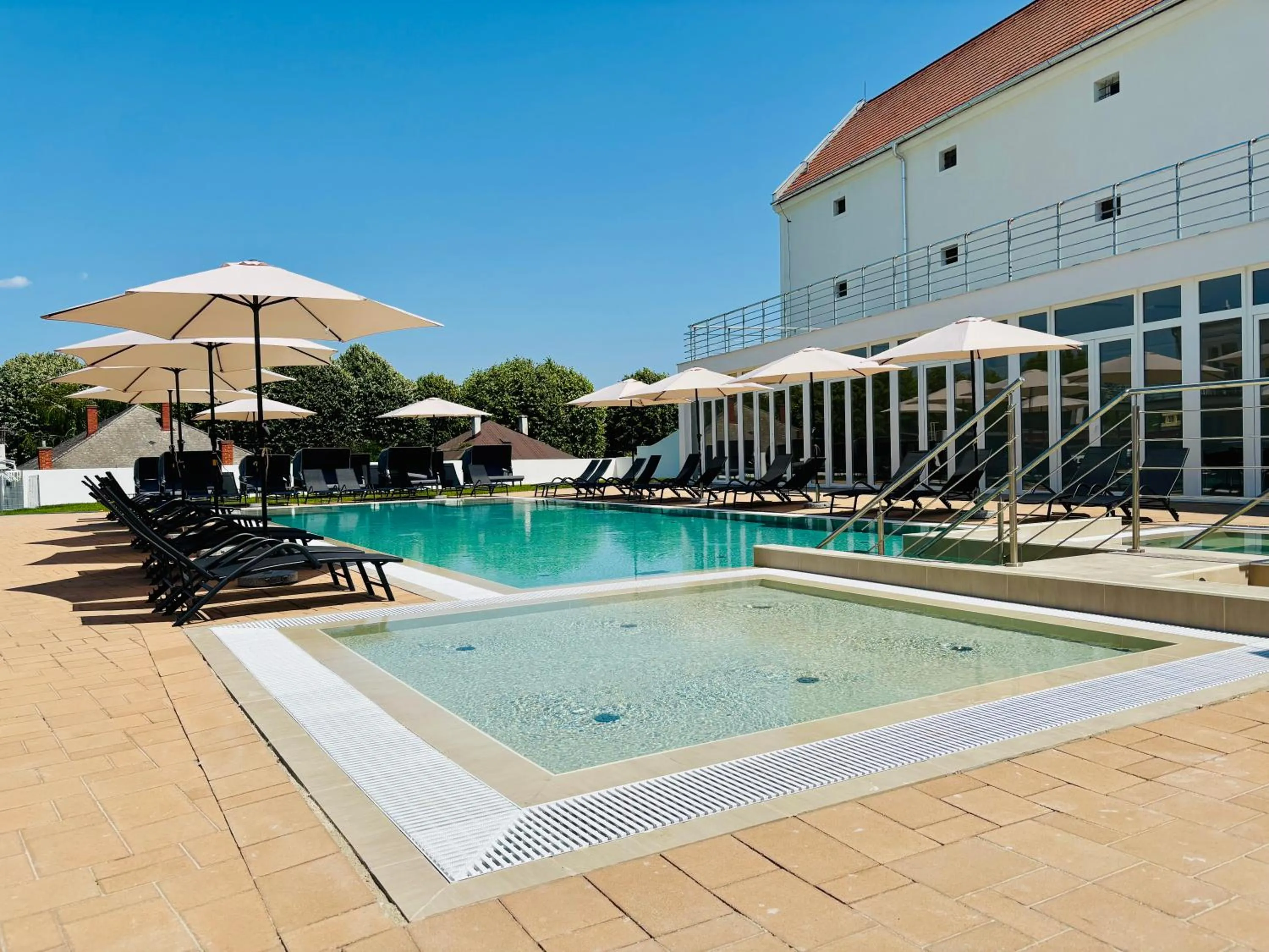Pool view in CE Plaza Hotel