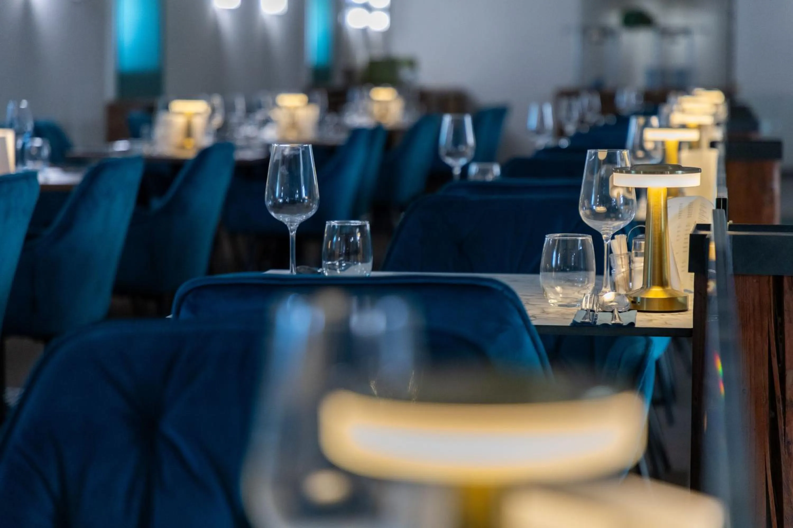 Restaurant/places to eat in CE Plaza Hotel