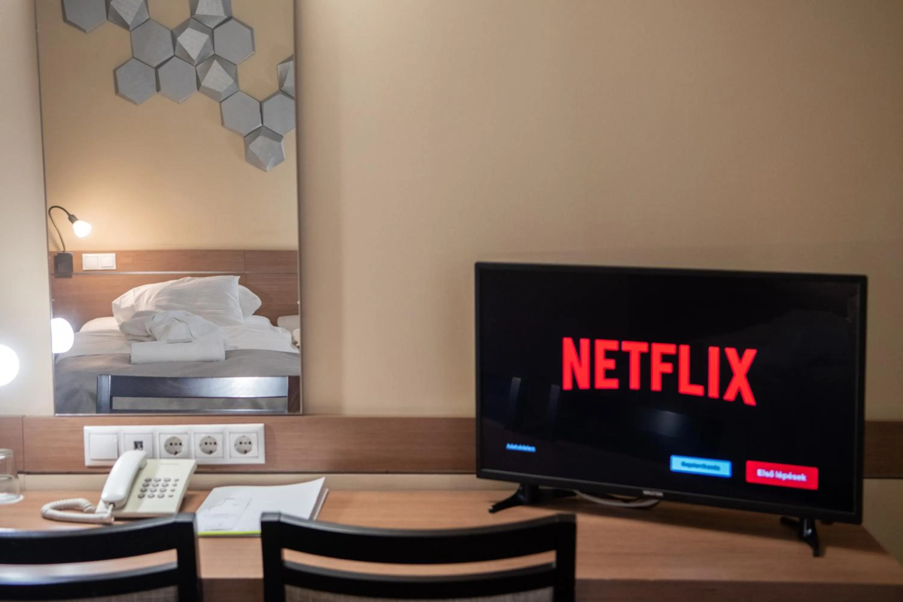 TV and multimedia in CE Plaza Hotel