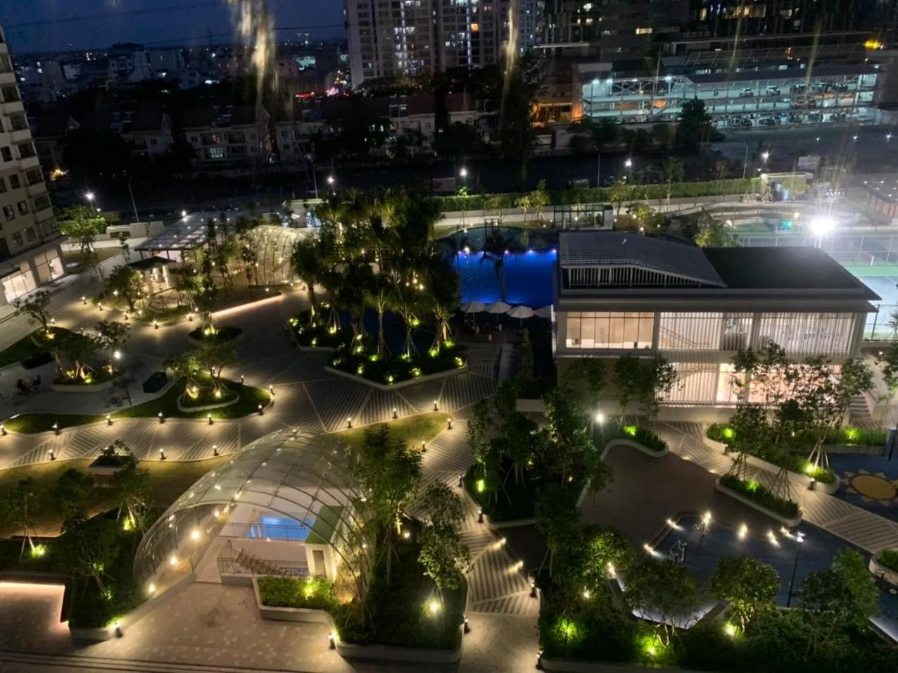 Pool view in Saigon South Residence - Vina We Stay