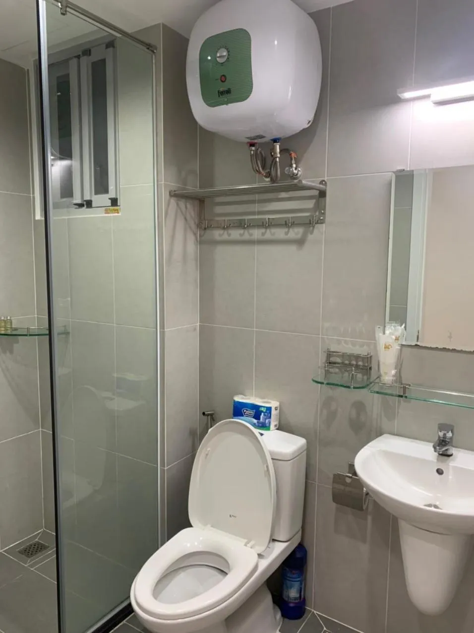 Bathroom in Saigon South Residence - Vina We Stay