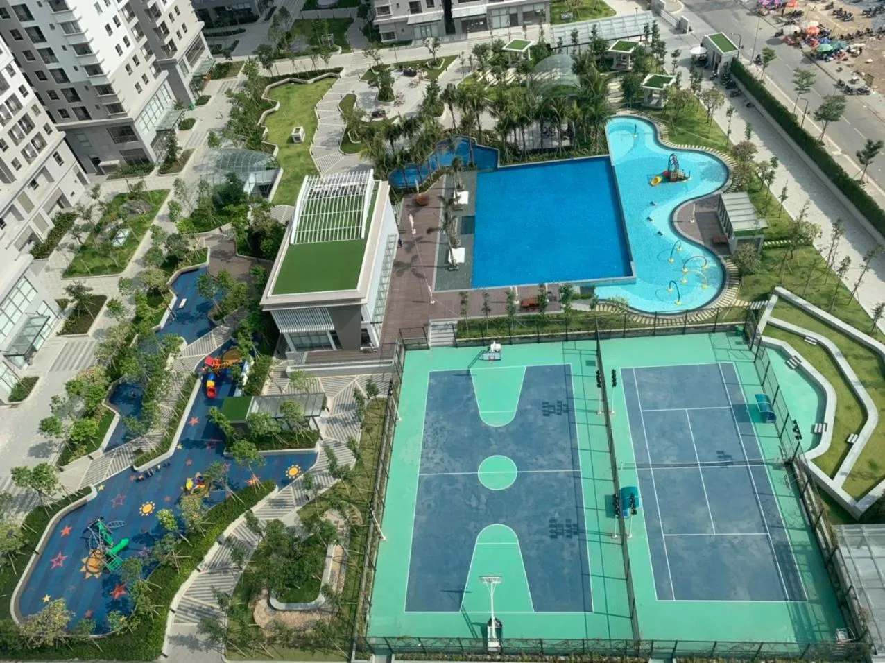 Swimming pool in Saigon South Residence - Vina We Stay