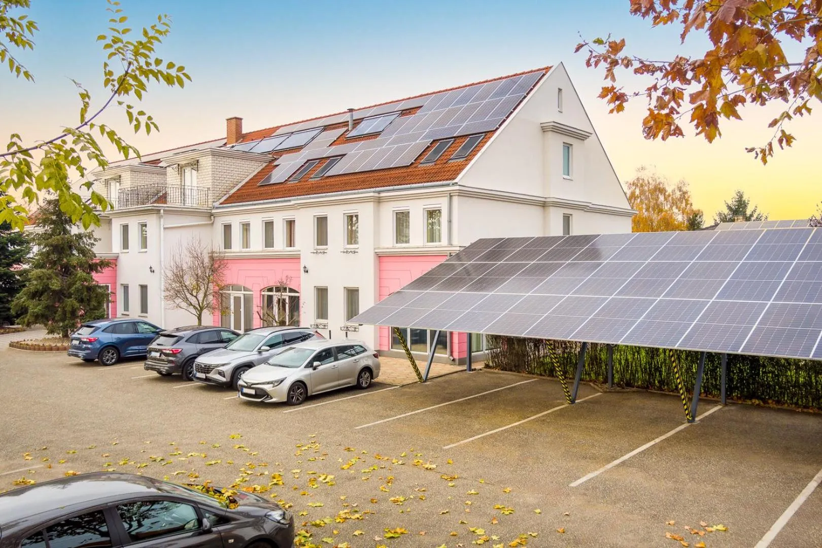 Parking in Platan Hotel