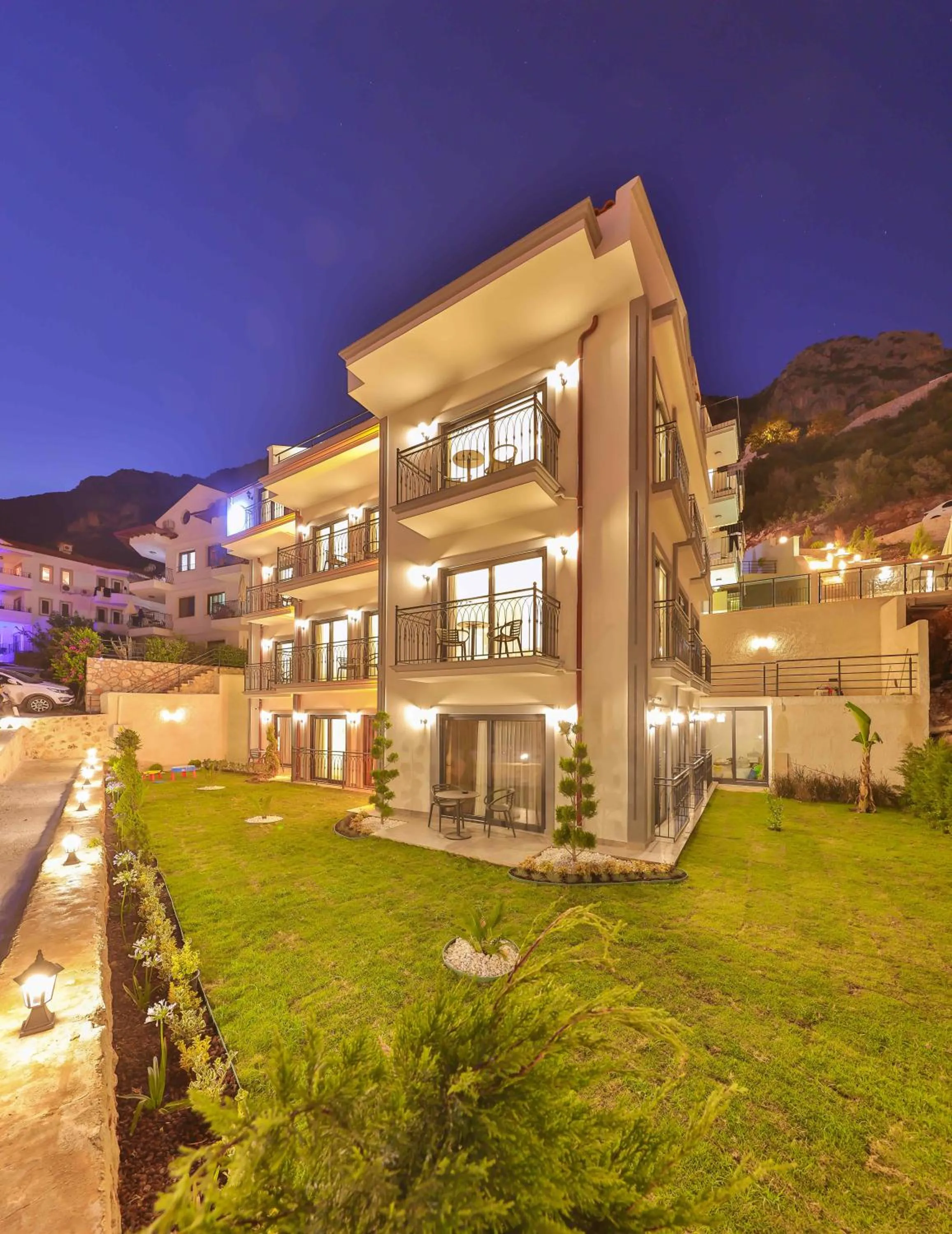 Garden in Lobelya Suites