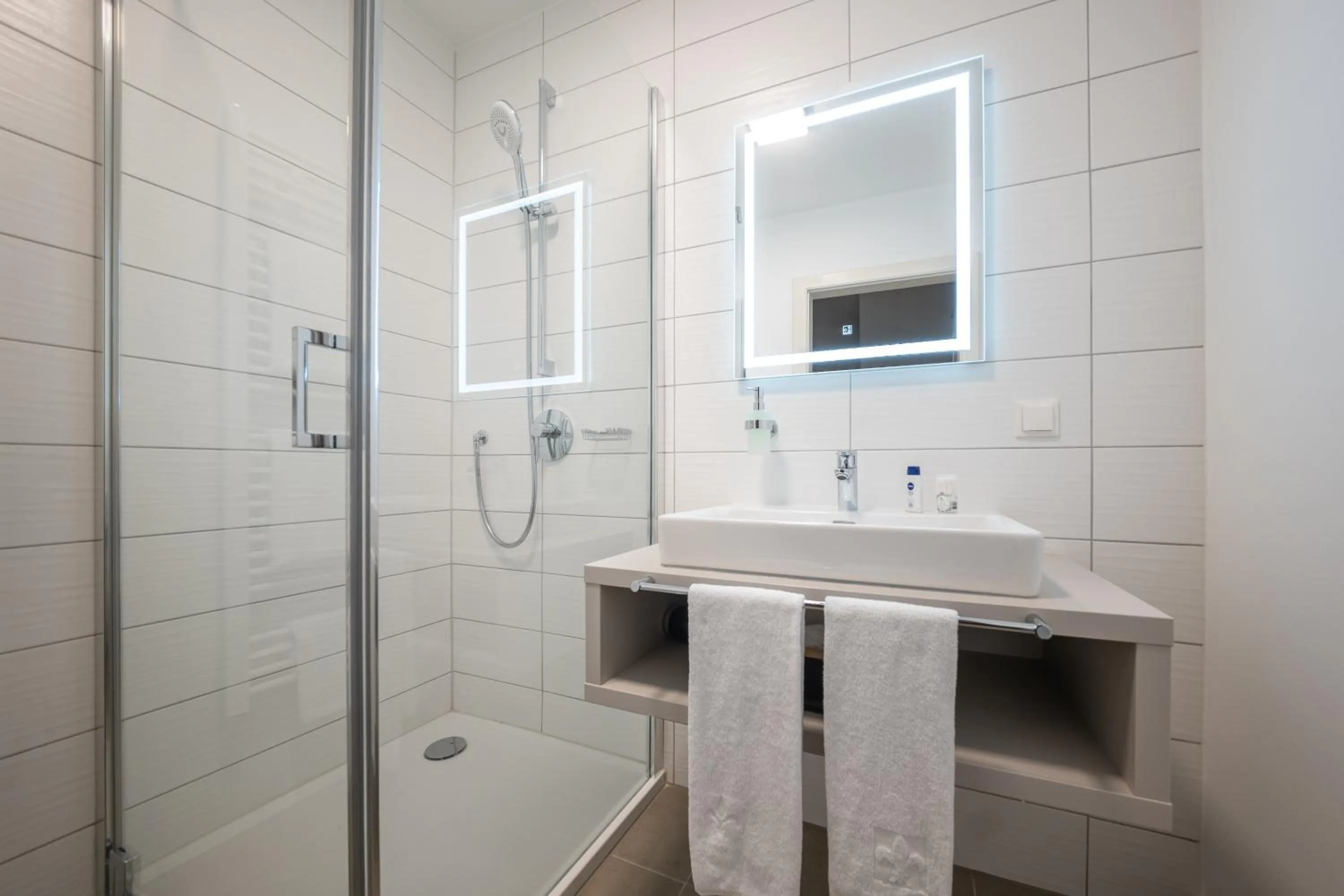 Shower in Tschardakenhof Appartements