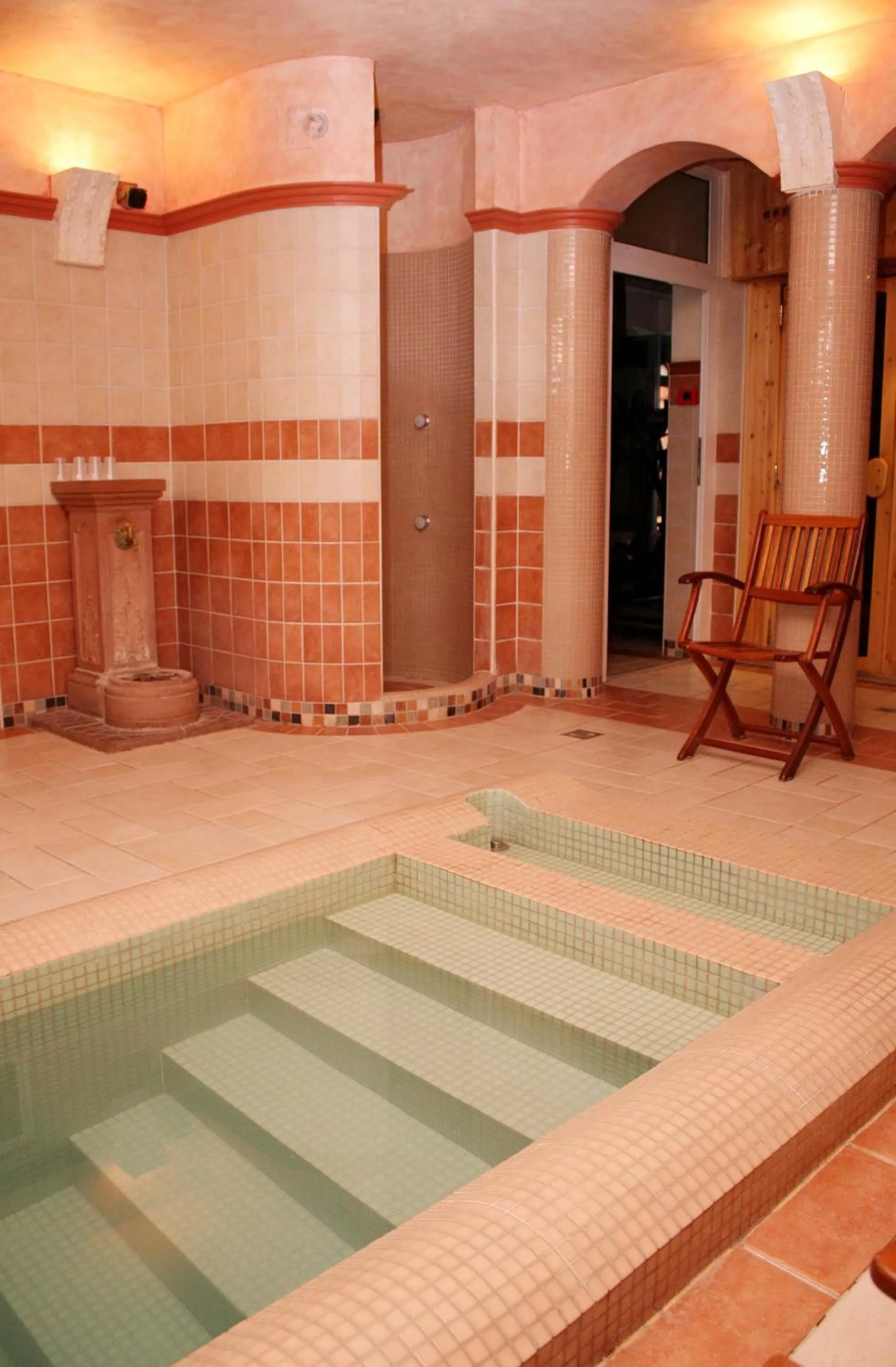 Spa and wellness centre/facilities in Lévay Villa Hotel