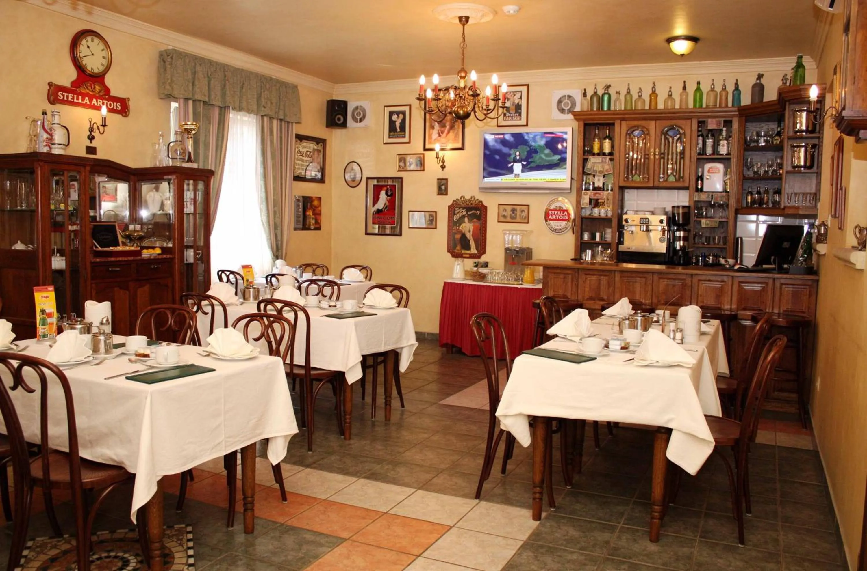 Restaurant/places to eat in Lévay Villa Hotel