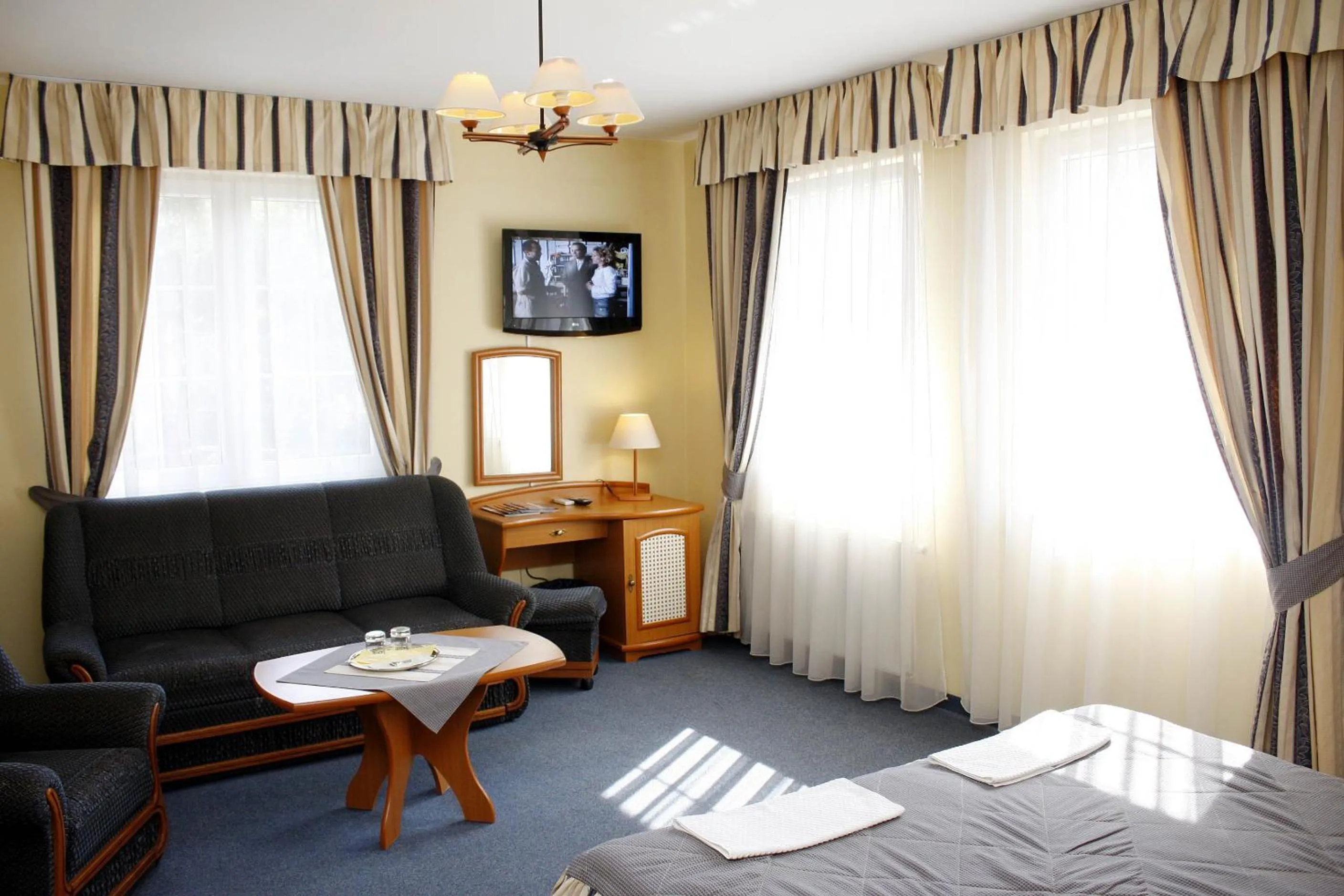 Seating area, Bed in Lévay Villa Hotel