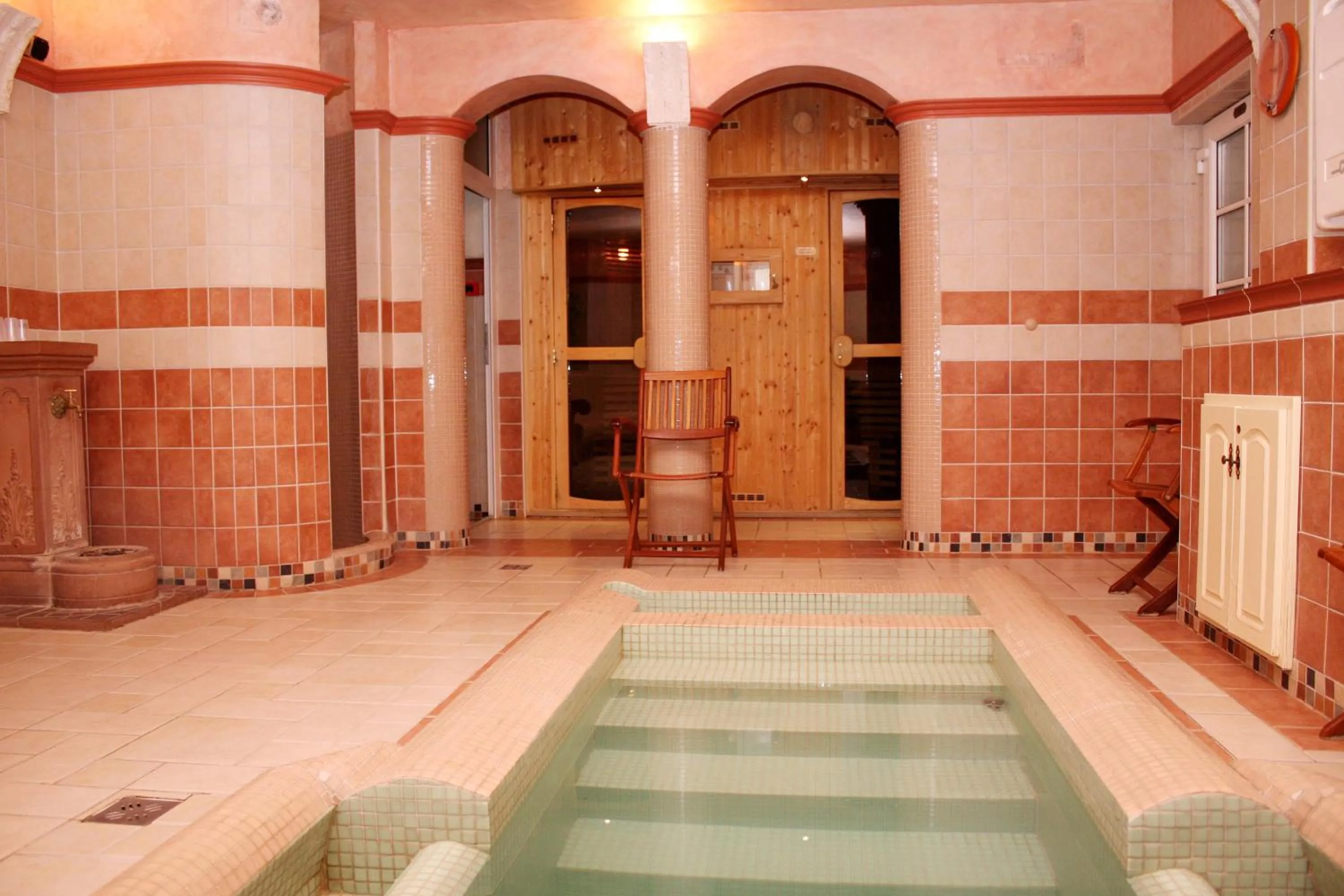 Spa and wellness centre/facilities in Lévay Villa Hotel
