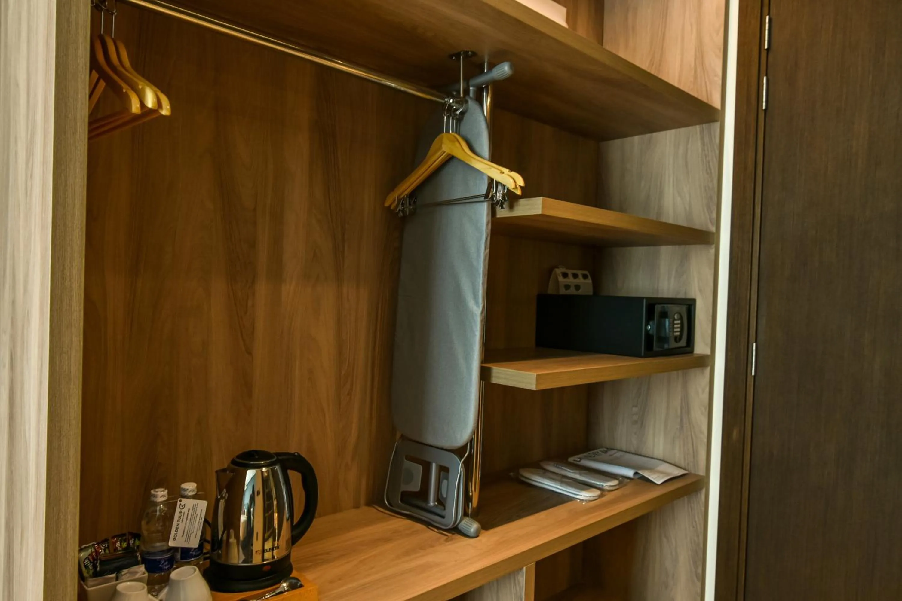 Coffee/tea facilities in Golden Tulip Zanzibar Airport Hotel & Spa