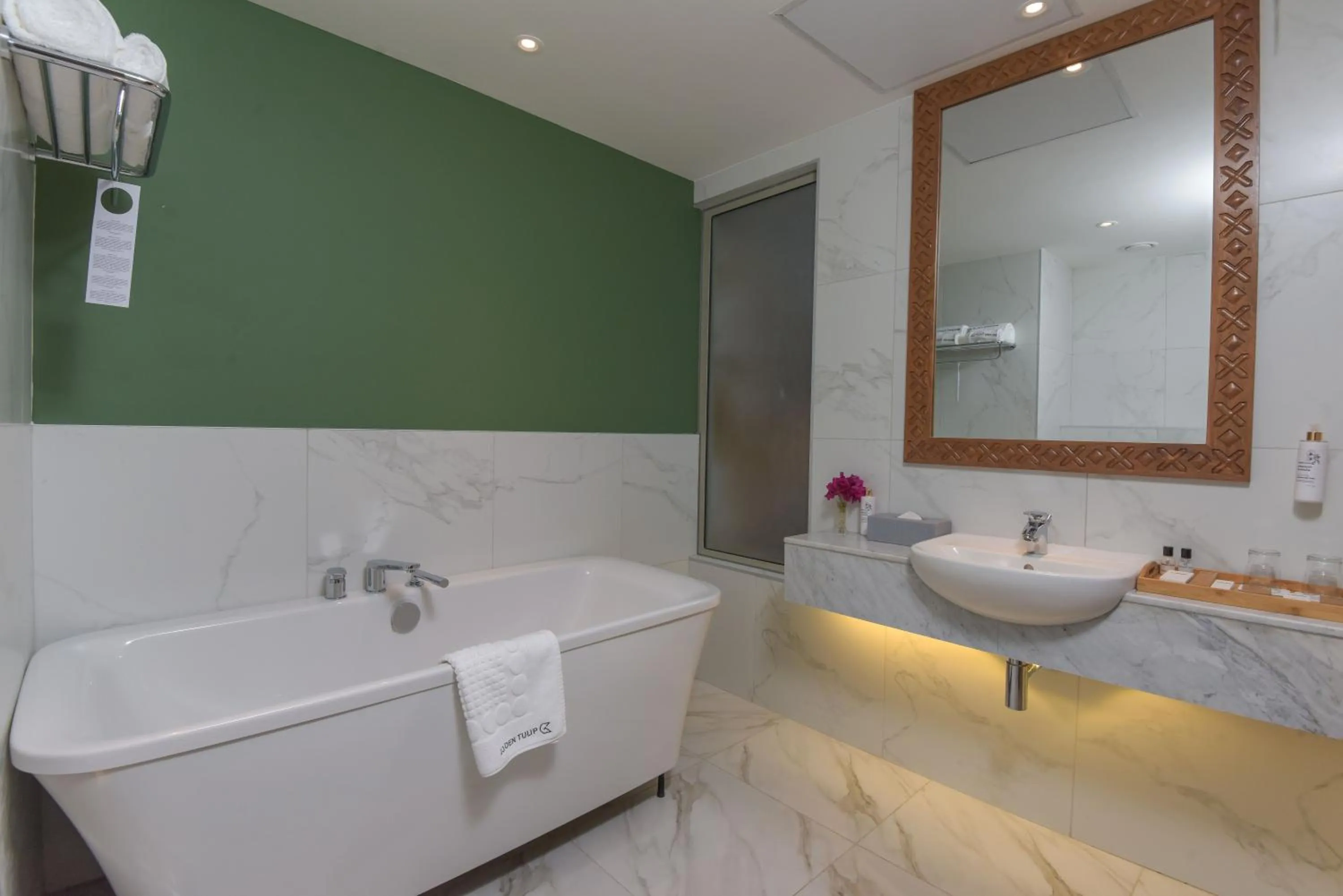 Bath in Golden Tulip Zanzibar Airport Hotel & Spa