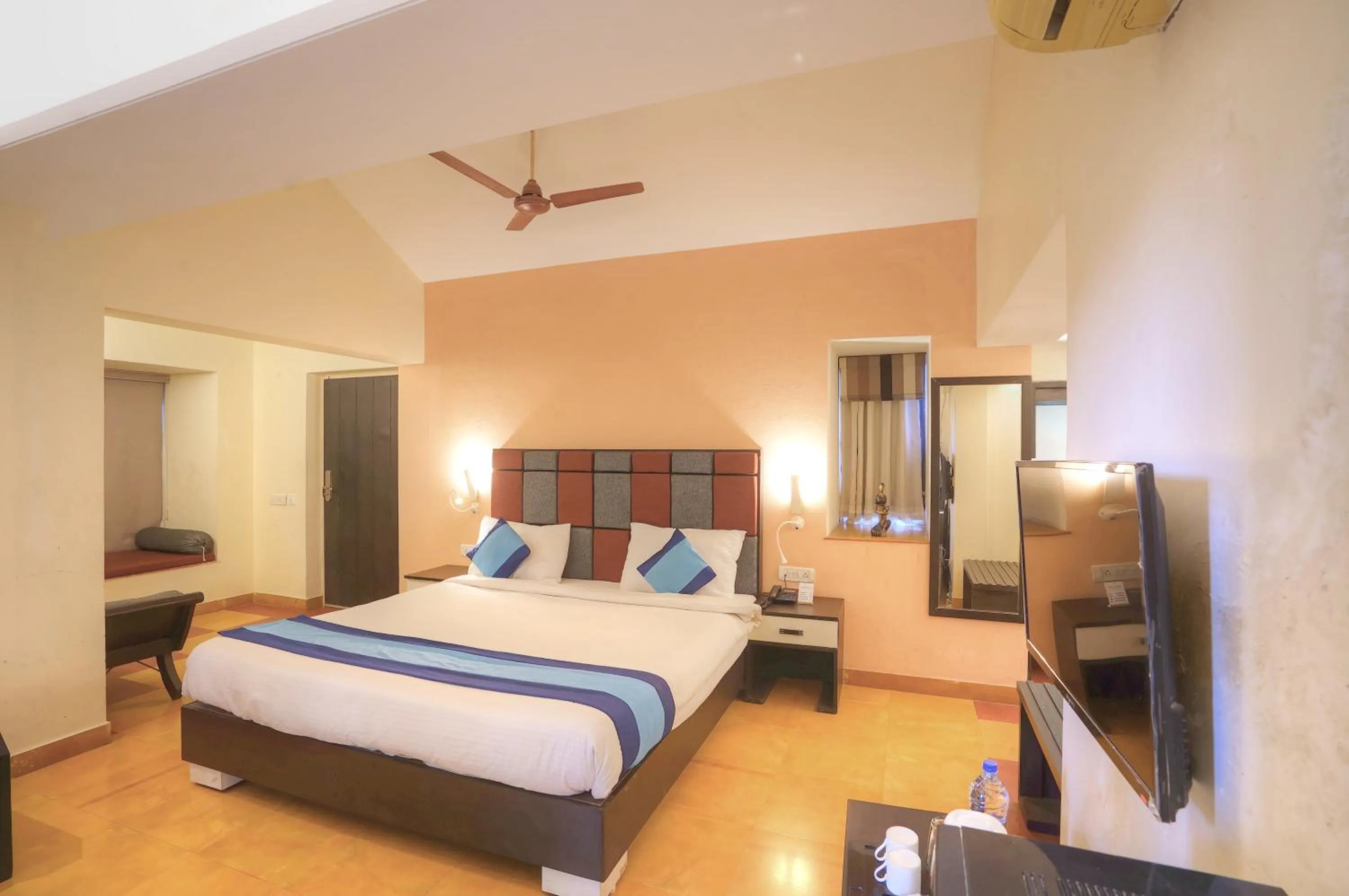 Photo of the whole room in Bundela Bandhavgarh by Octave