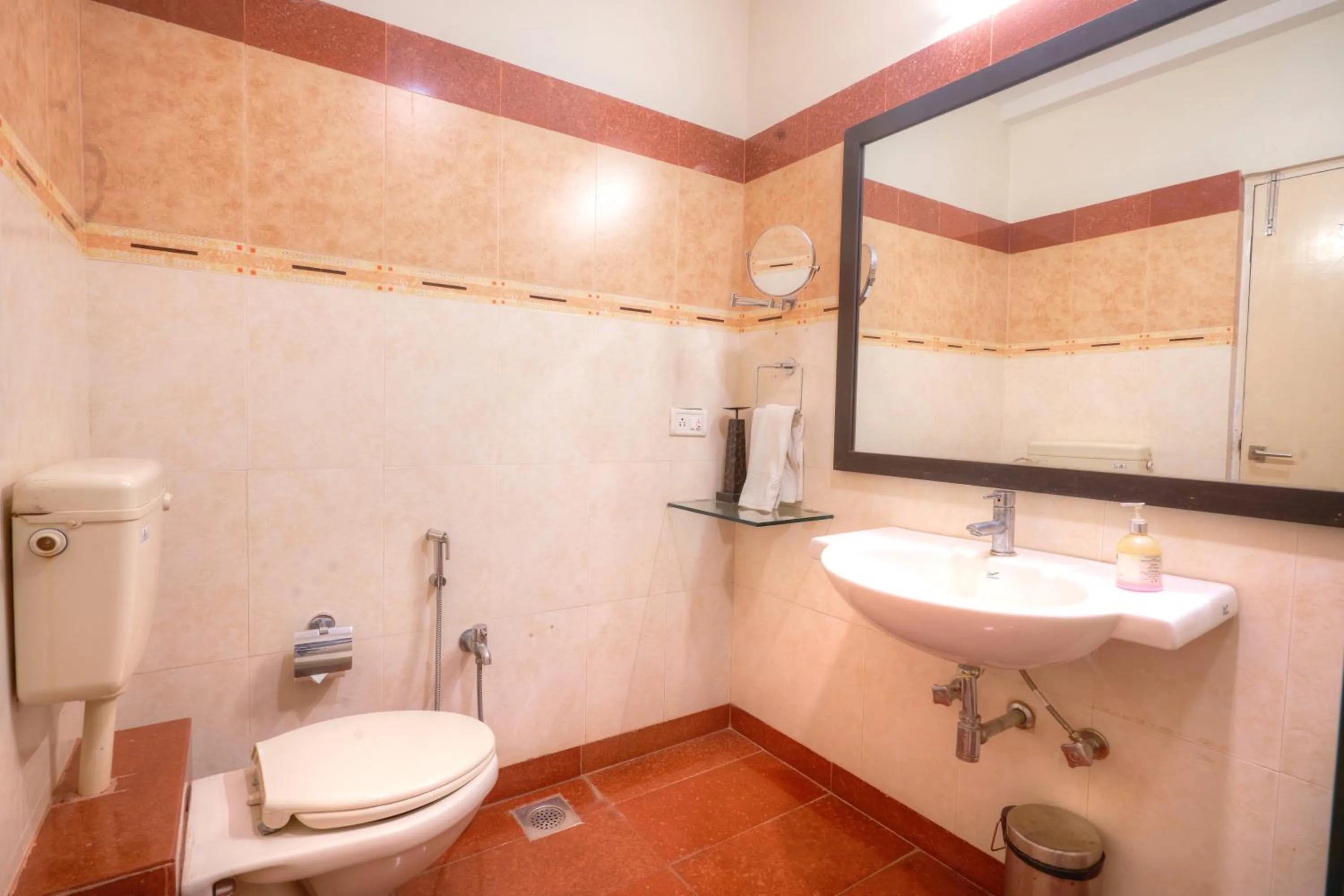 Bathroom in Bundela Bandhavgarh by Octave