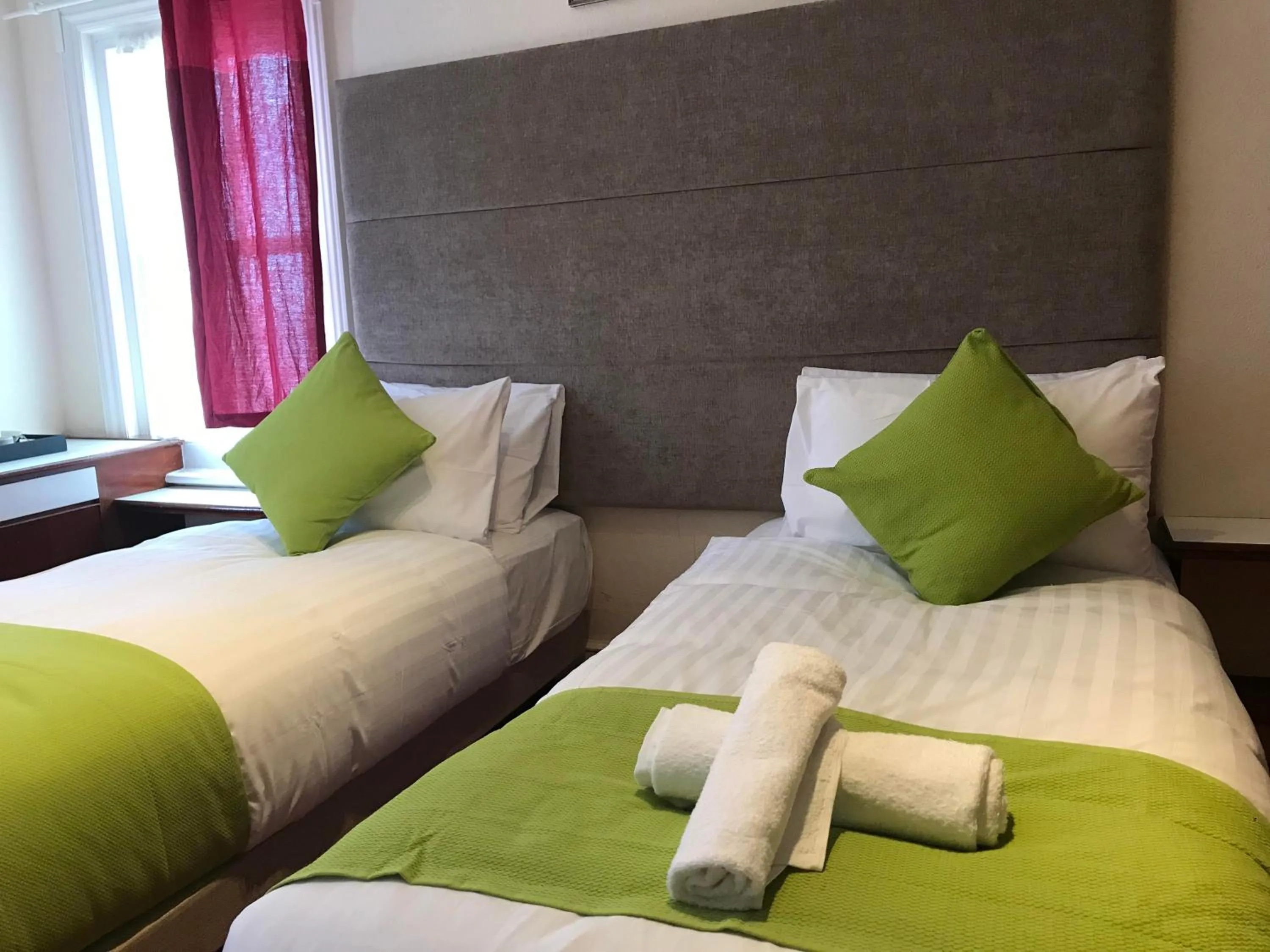 Photo of the whole room in Pearl & Pebbles Eastbourne