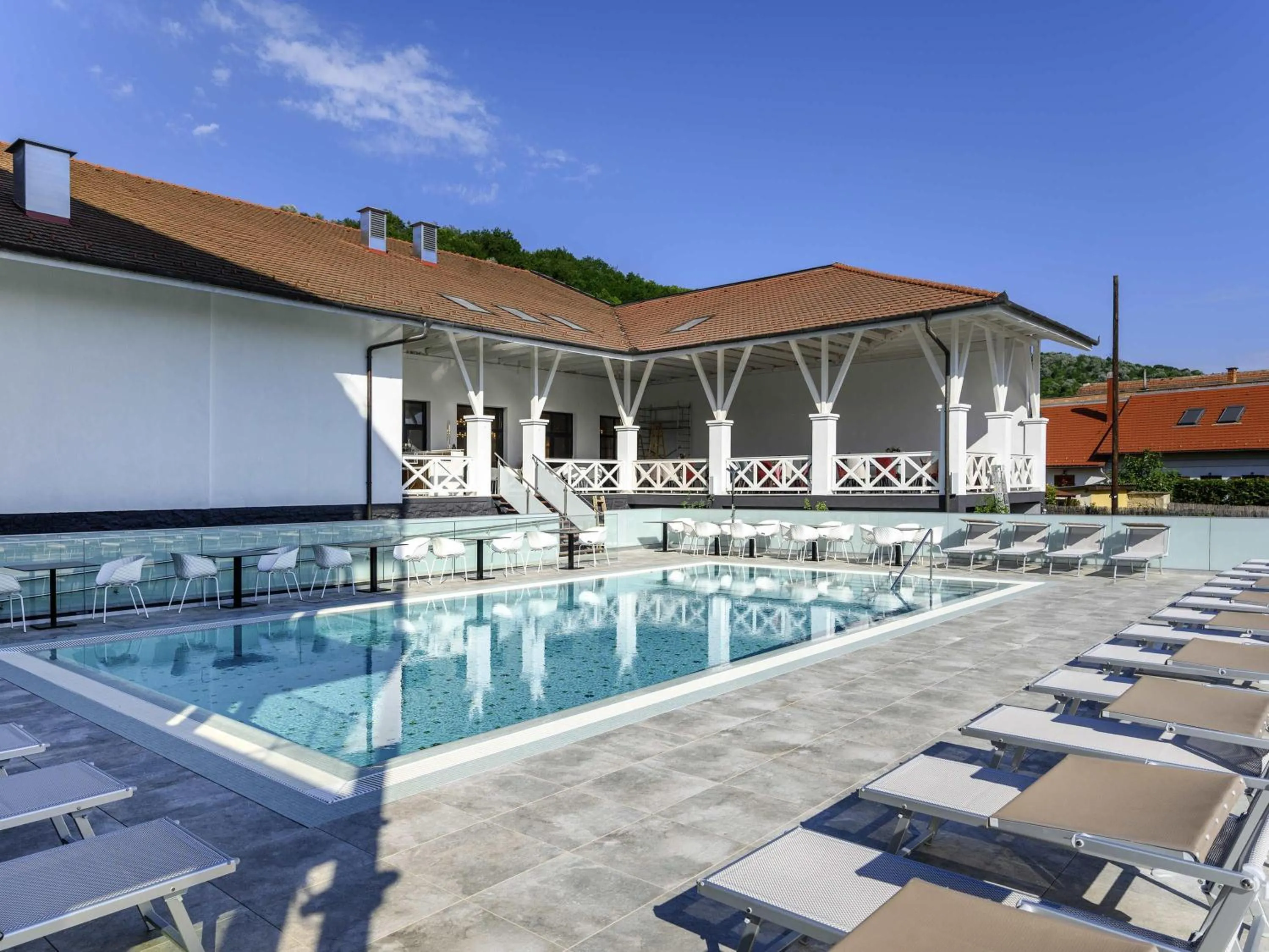 Pool view in Mercure Tokaj Center