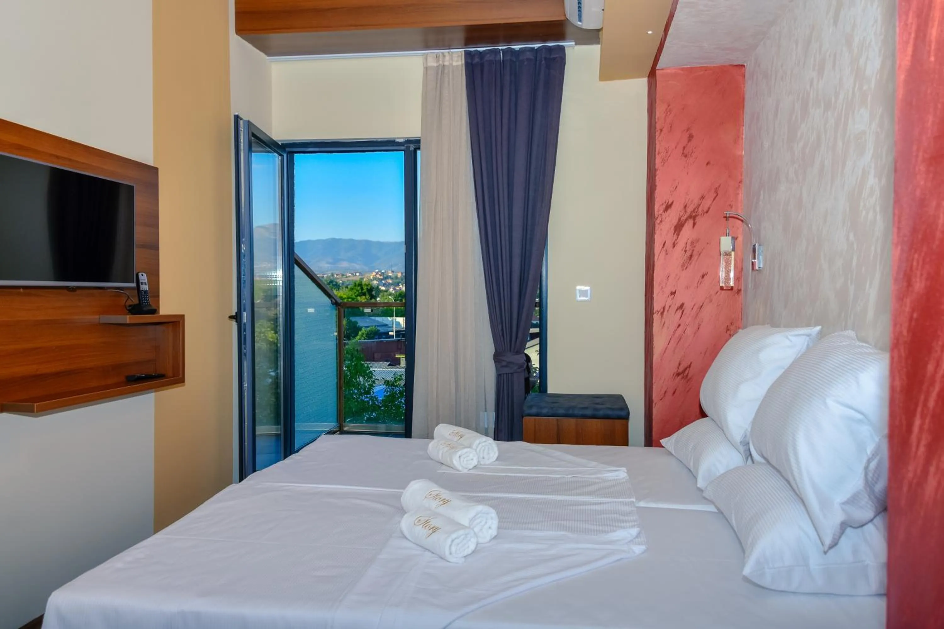 TV and multimedia in Hotel Story