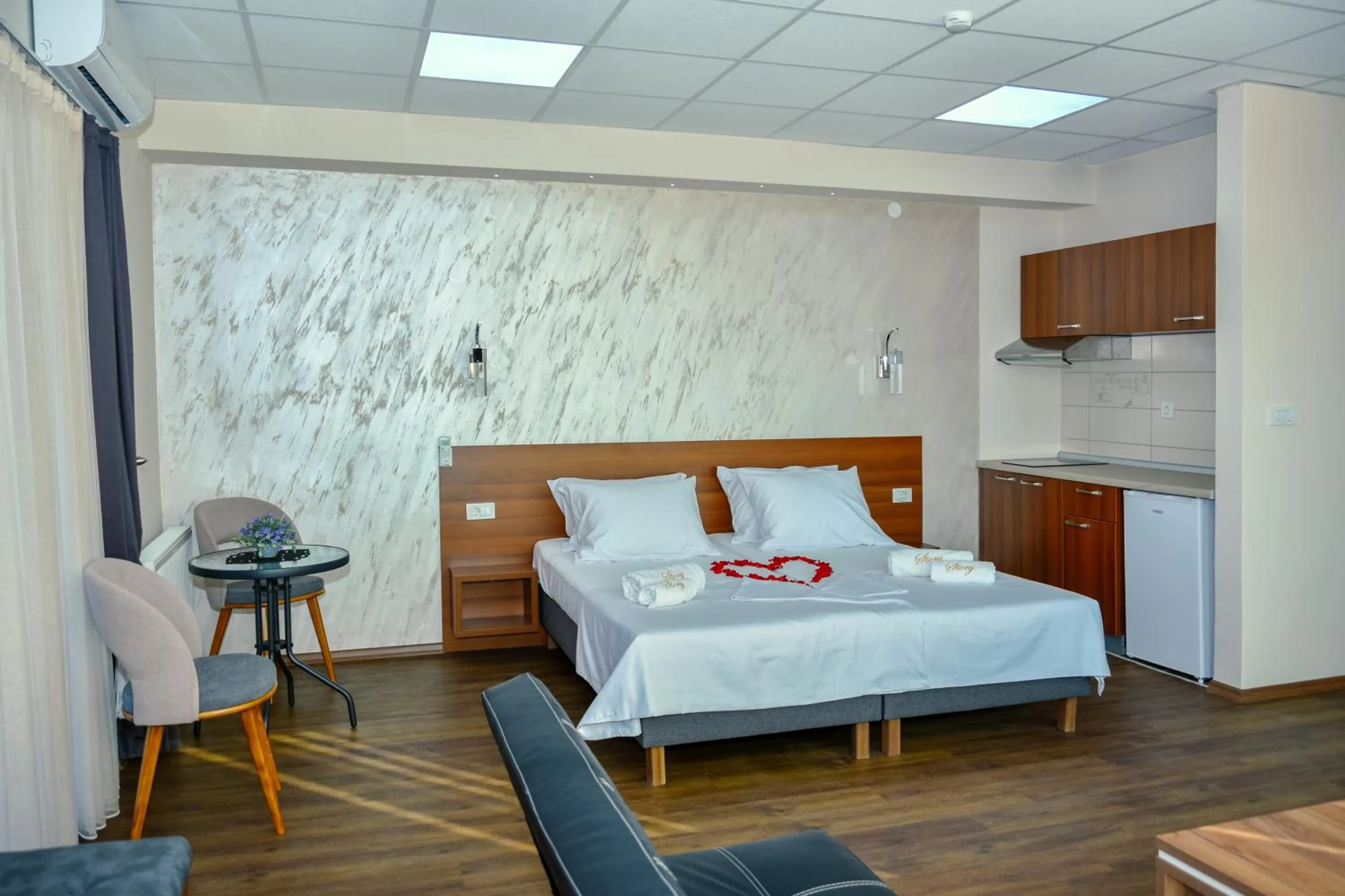 Photo of the whole room in Hotel Story