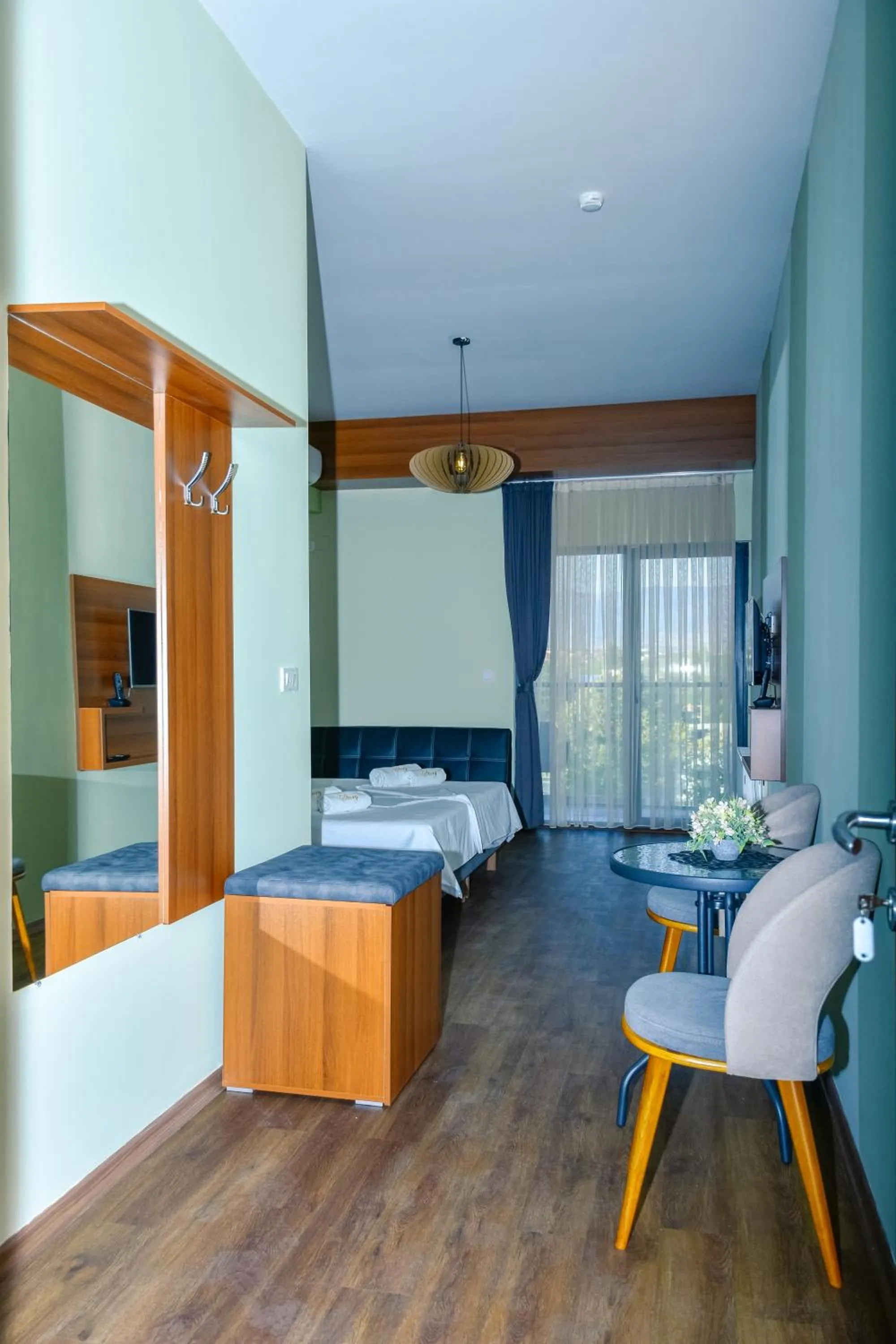 Photo of the whole room in Hotel Story