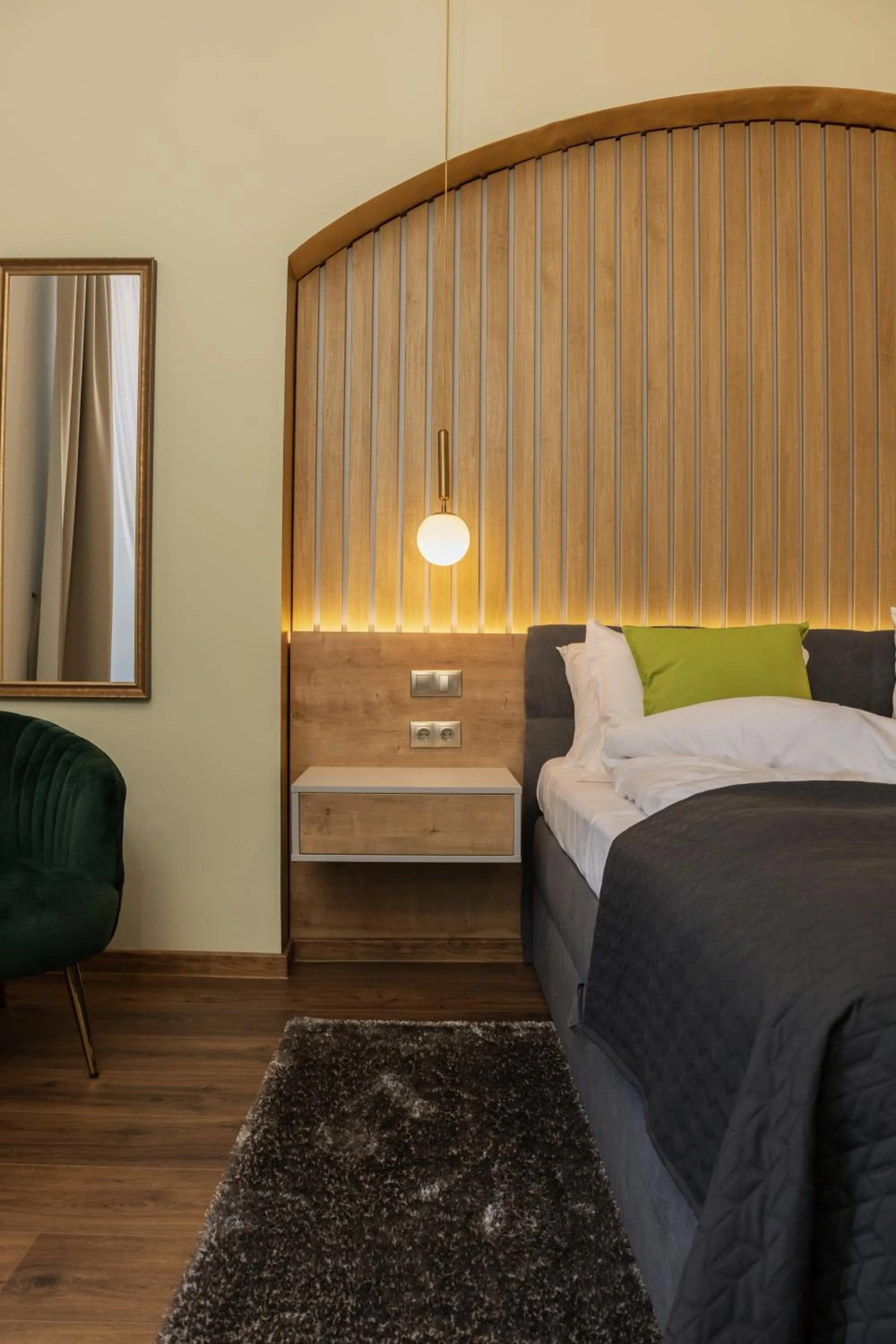 Photo of the whole room, Bed in Haller Boutique