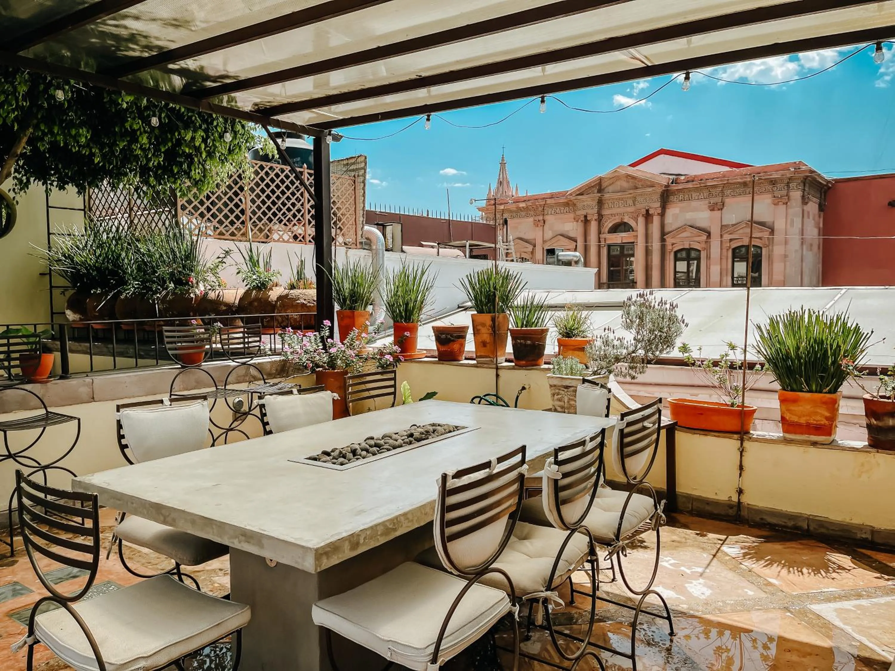 Property building in Casa Florida