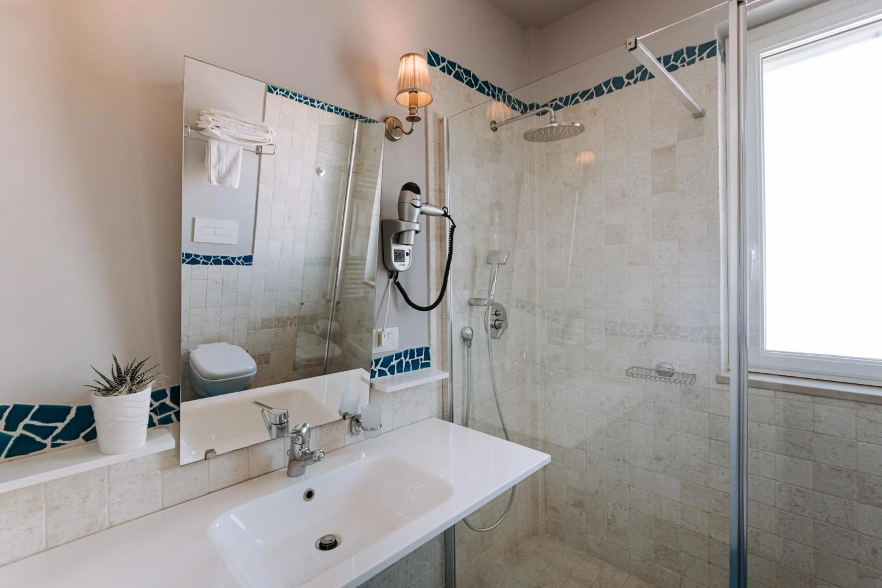 Bathroom in Lamare cucina e dimore