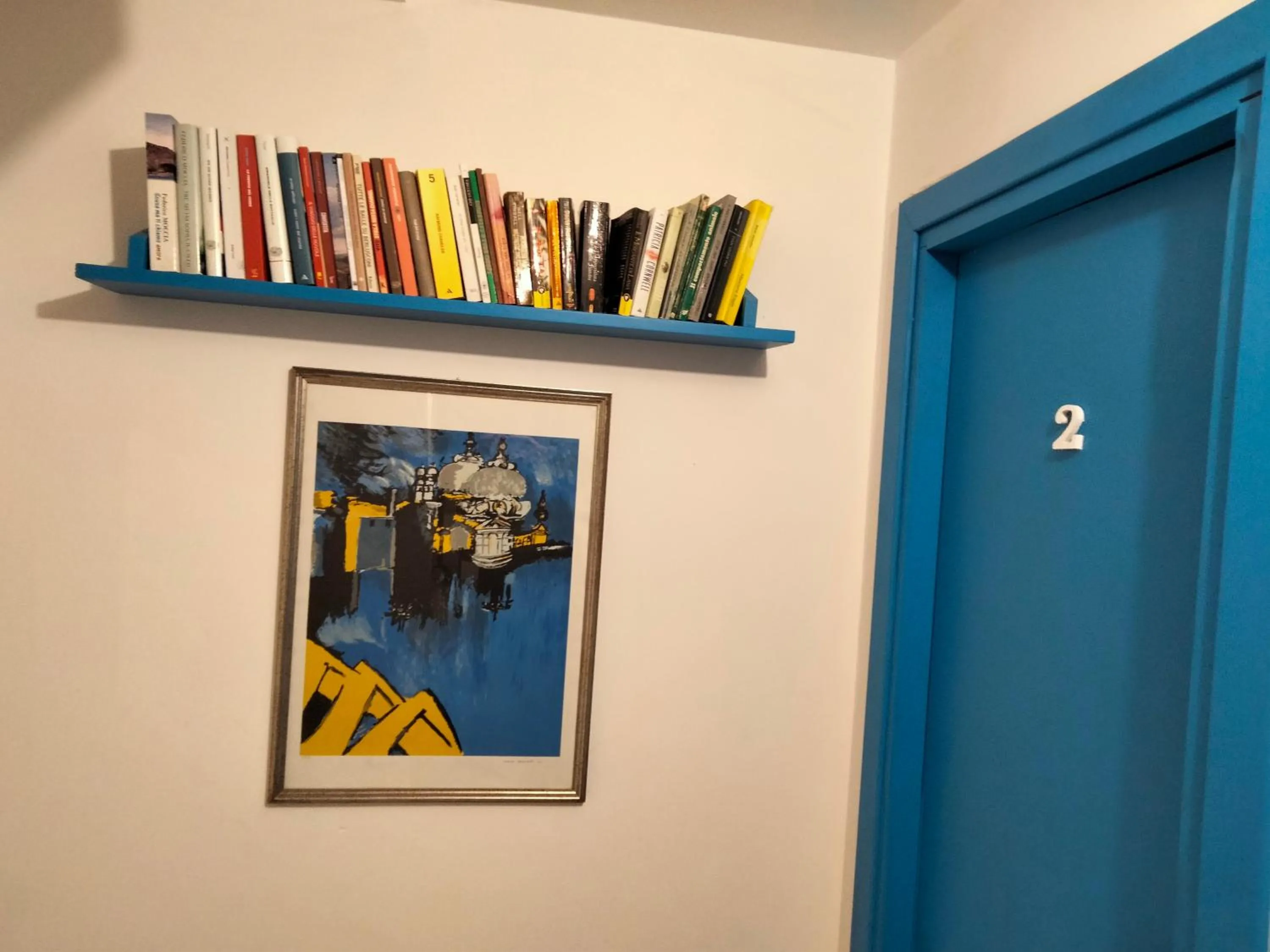 Library in Al Quindici Scilla