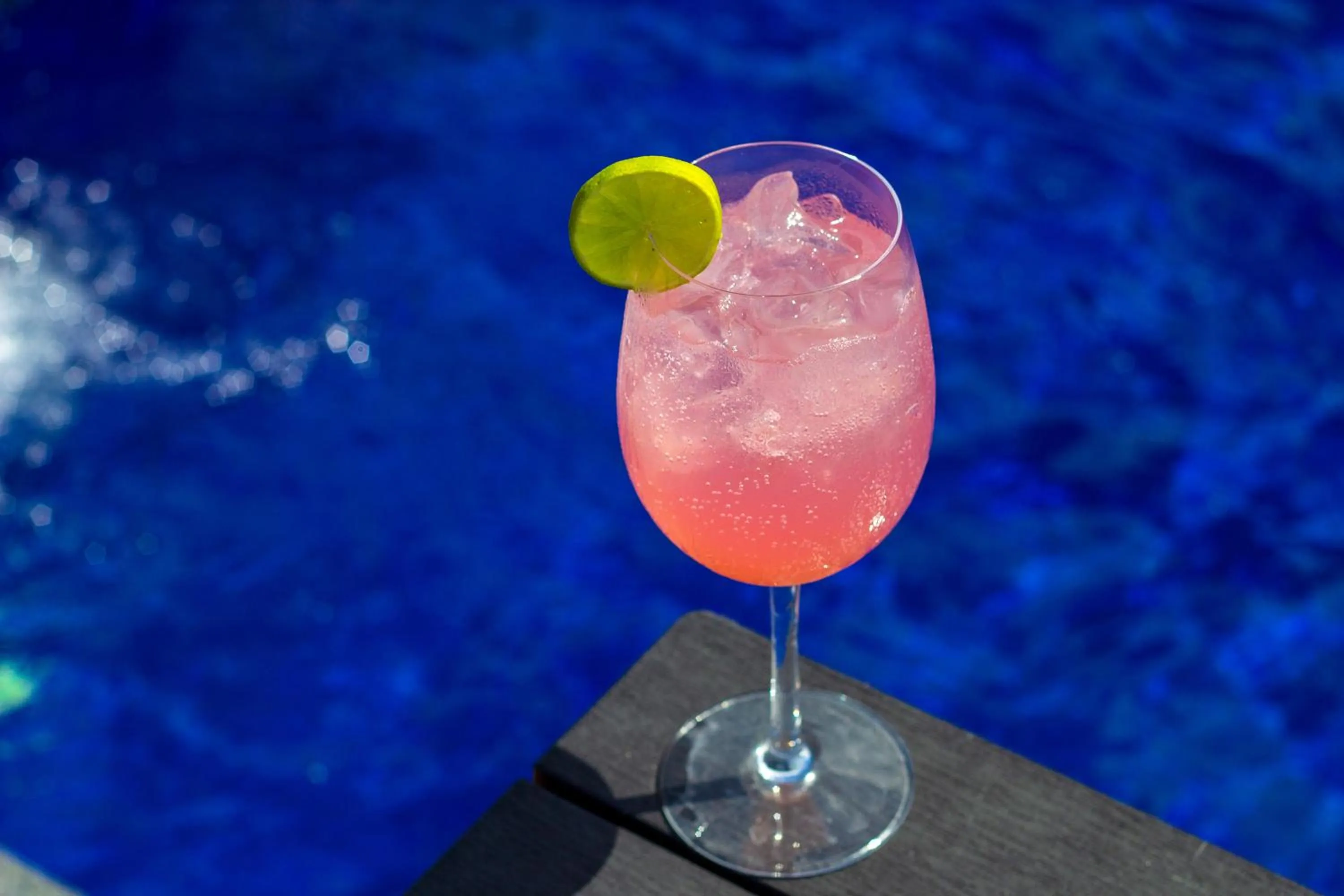 Alcoholic drinks in Sea Avenue Hotel