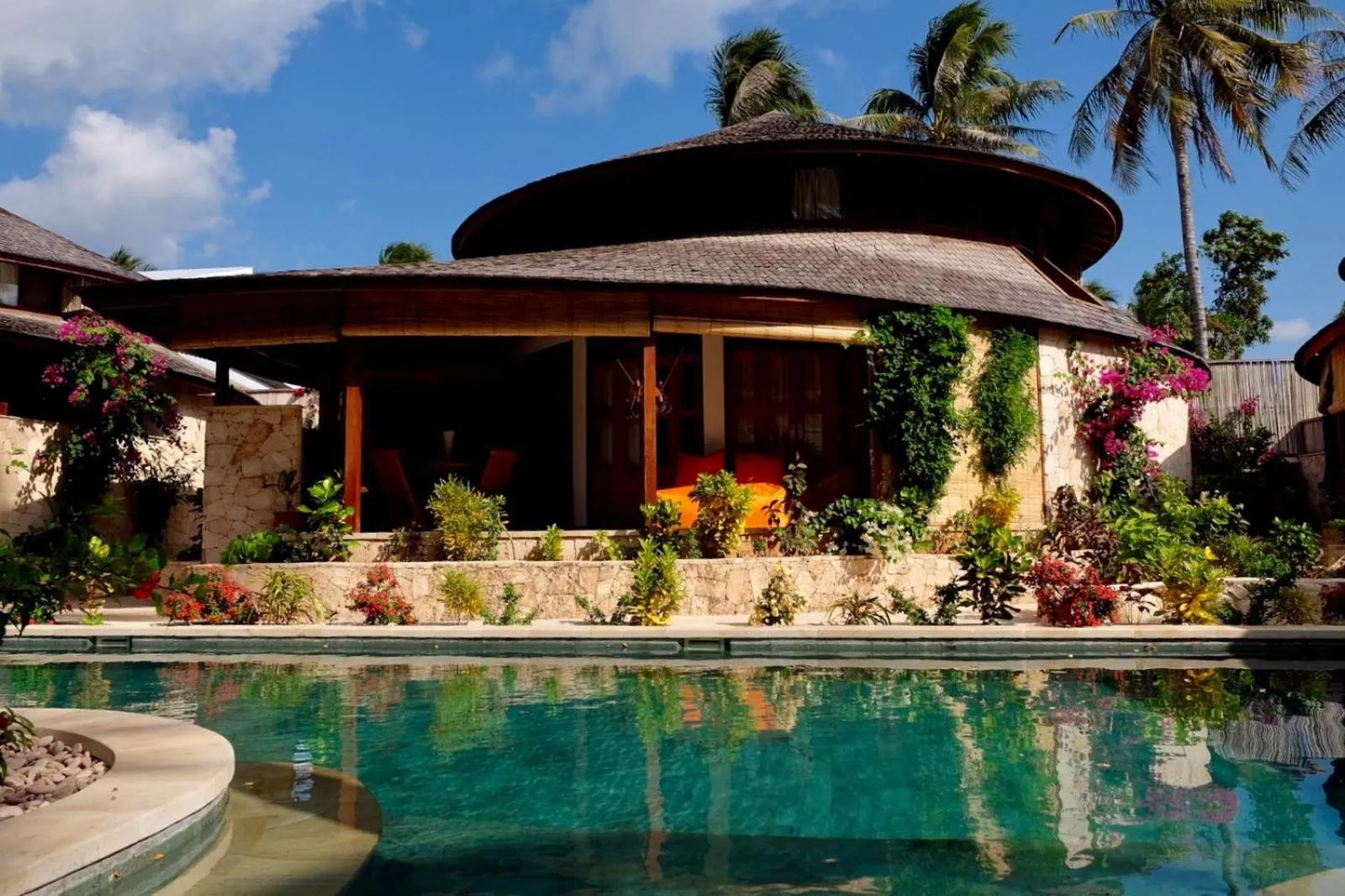 Property building in Keong Villas