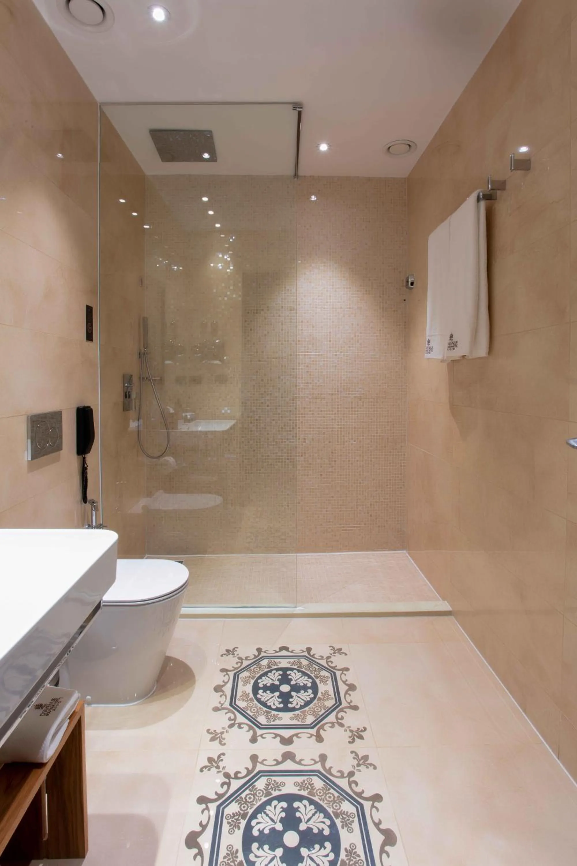 Bathroom in D'avenue Boutique Hotel Accra