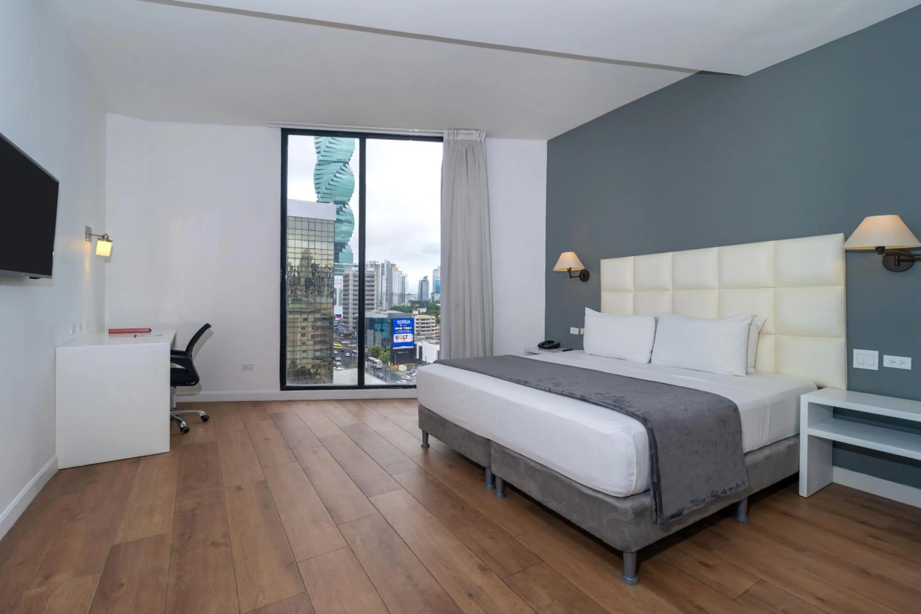 Photo of the whole room, Bed in Hotel Mio Panamá