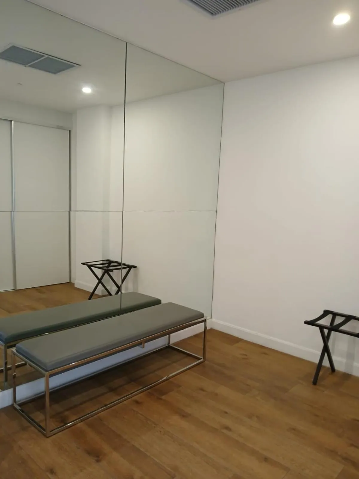 wardrobe in Hotel Mio Panamá