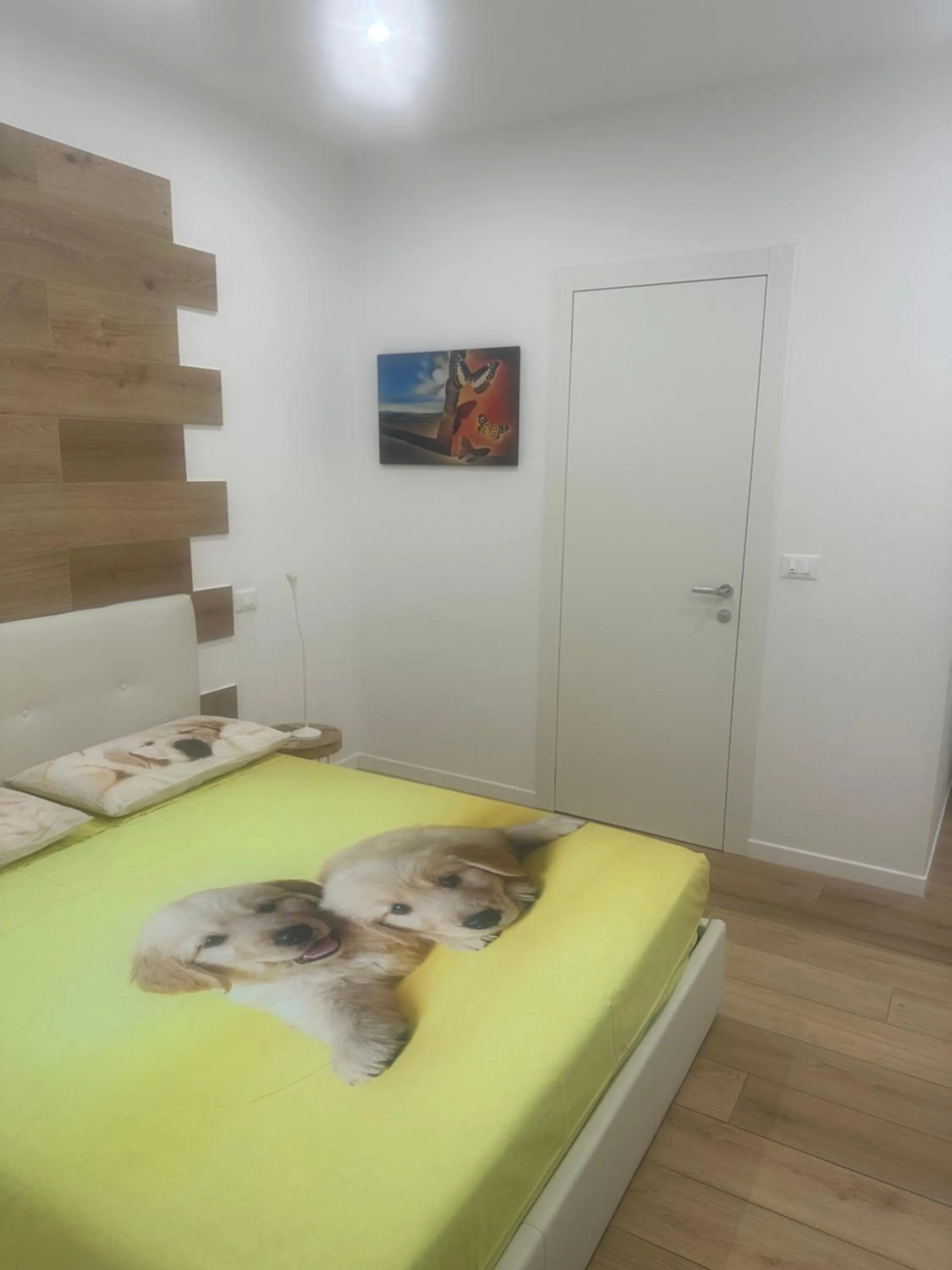 Photo of the whole room, Bed in Rosa House