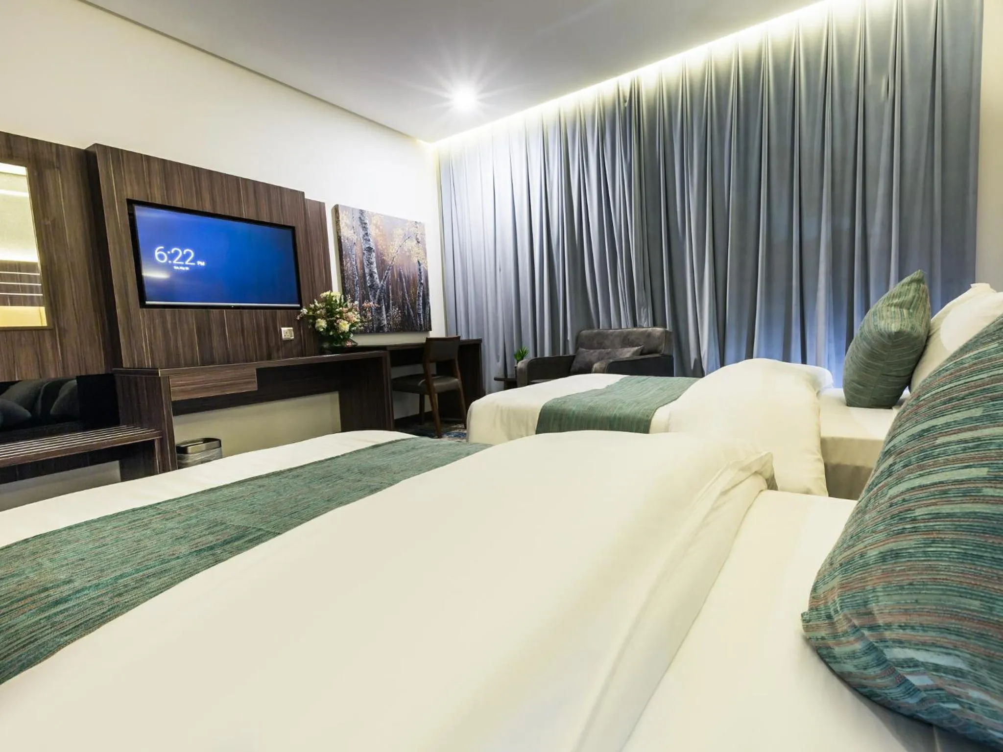 Bed in White Diamond Hotel Sari