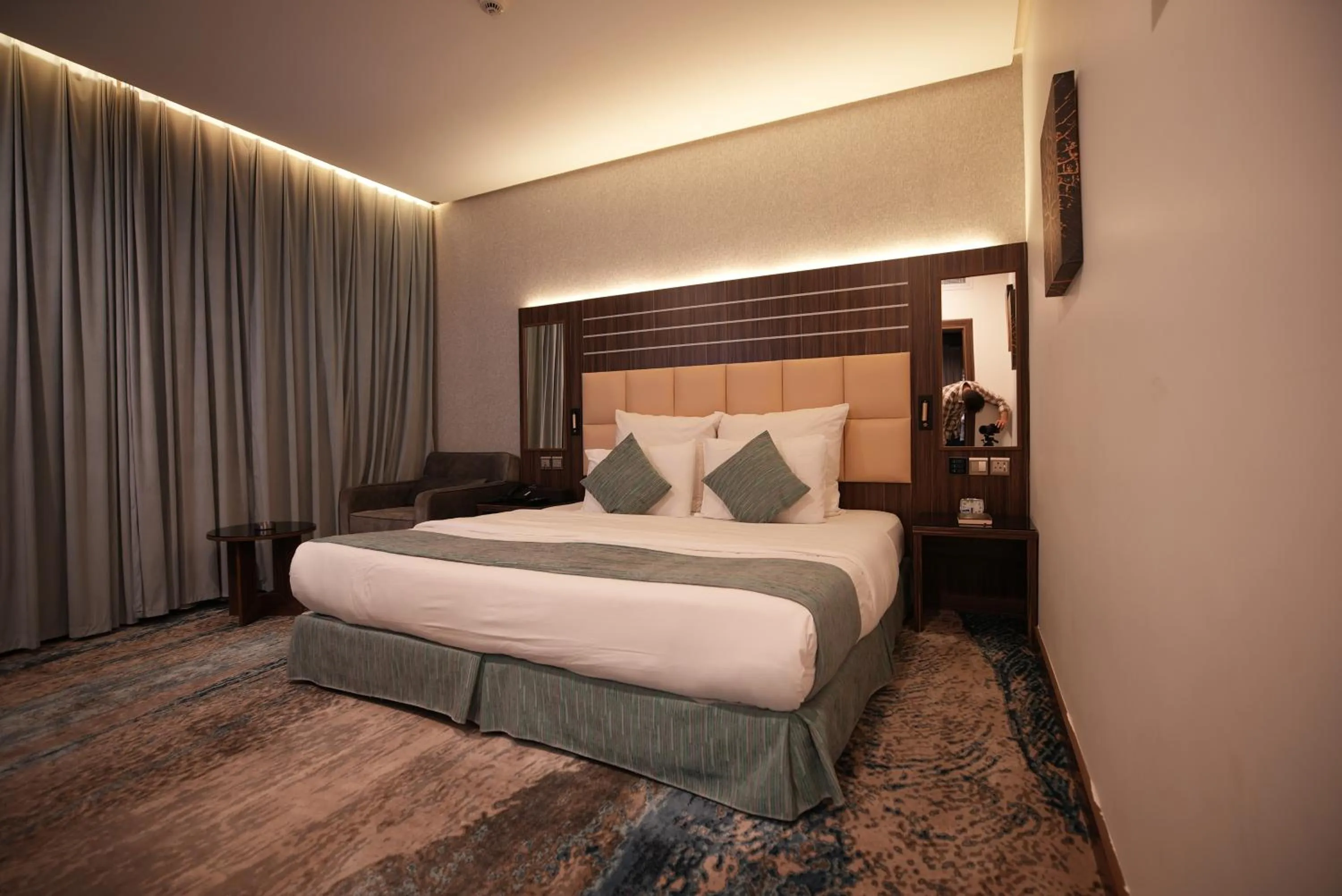 Bed in White Diamond Hotel Sari