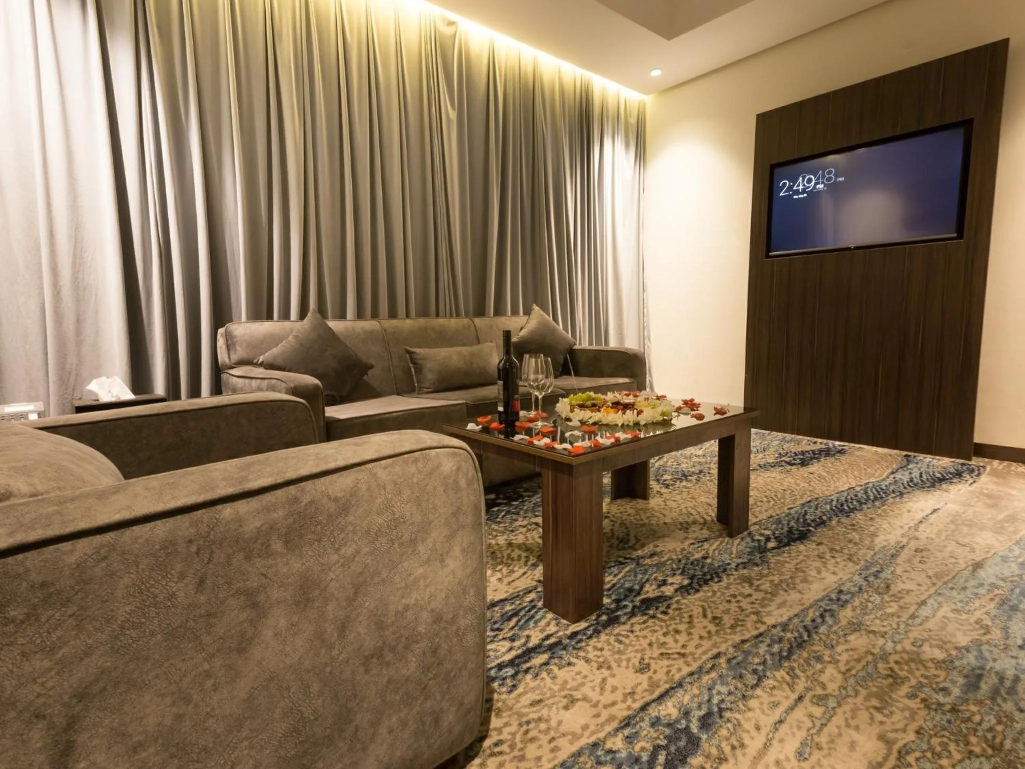 TV and multimedia in White Diamond Hotel Sari