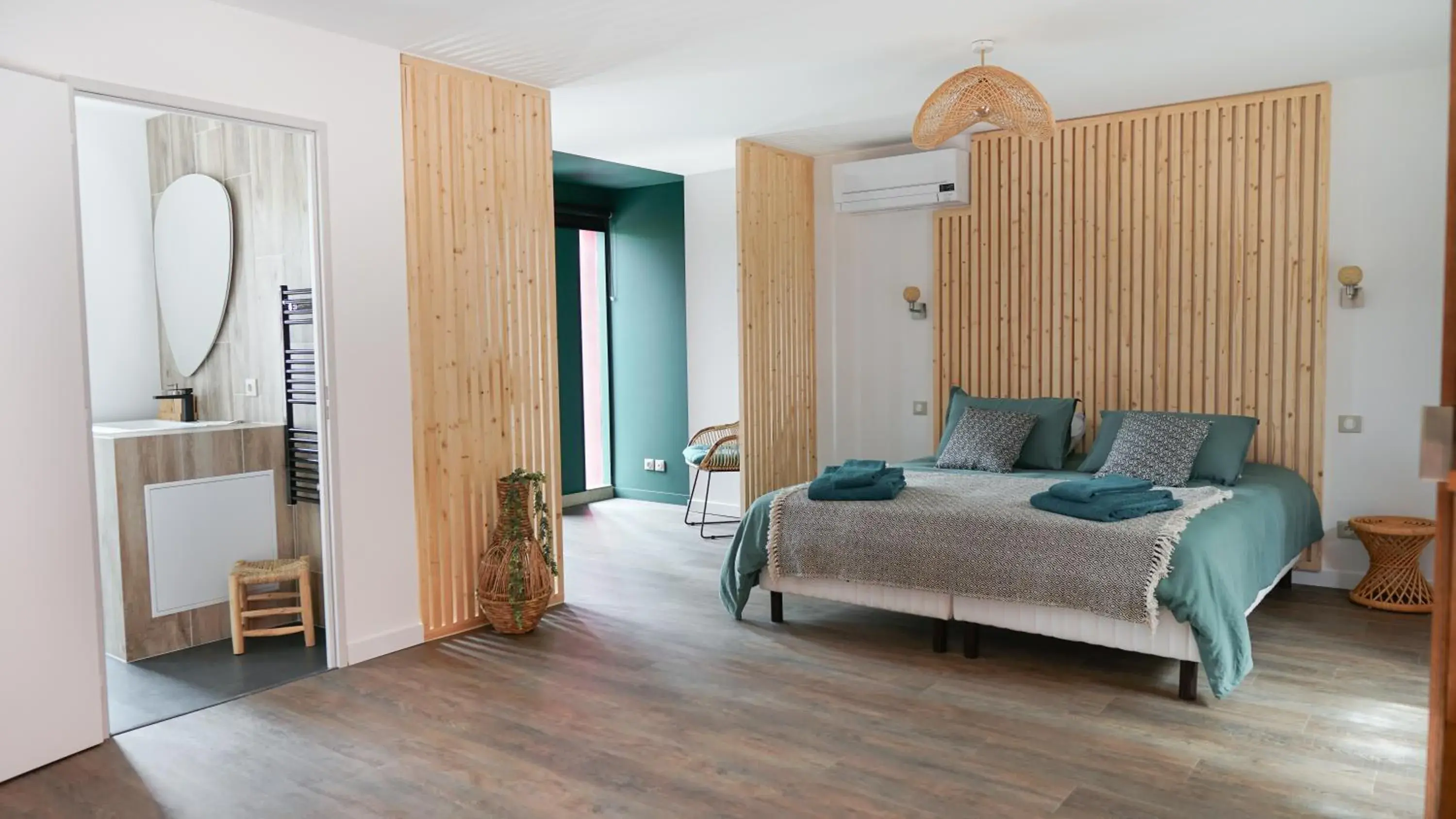 Deluxe Double Room in VILLA MAGNOLIA Deluxe Double Room in VILLA MAGNOLIA