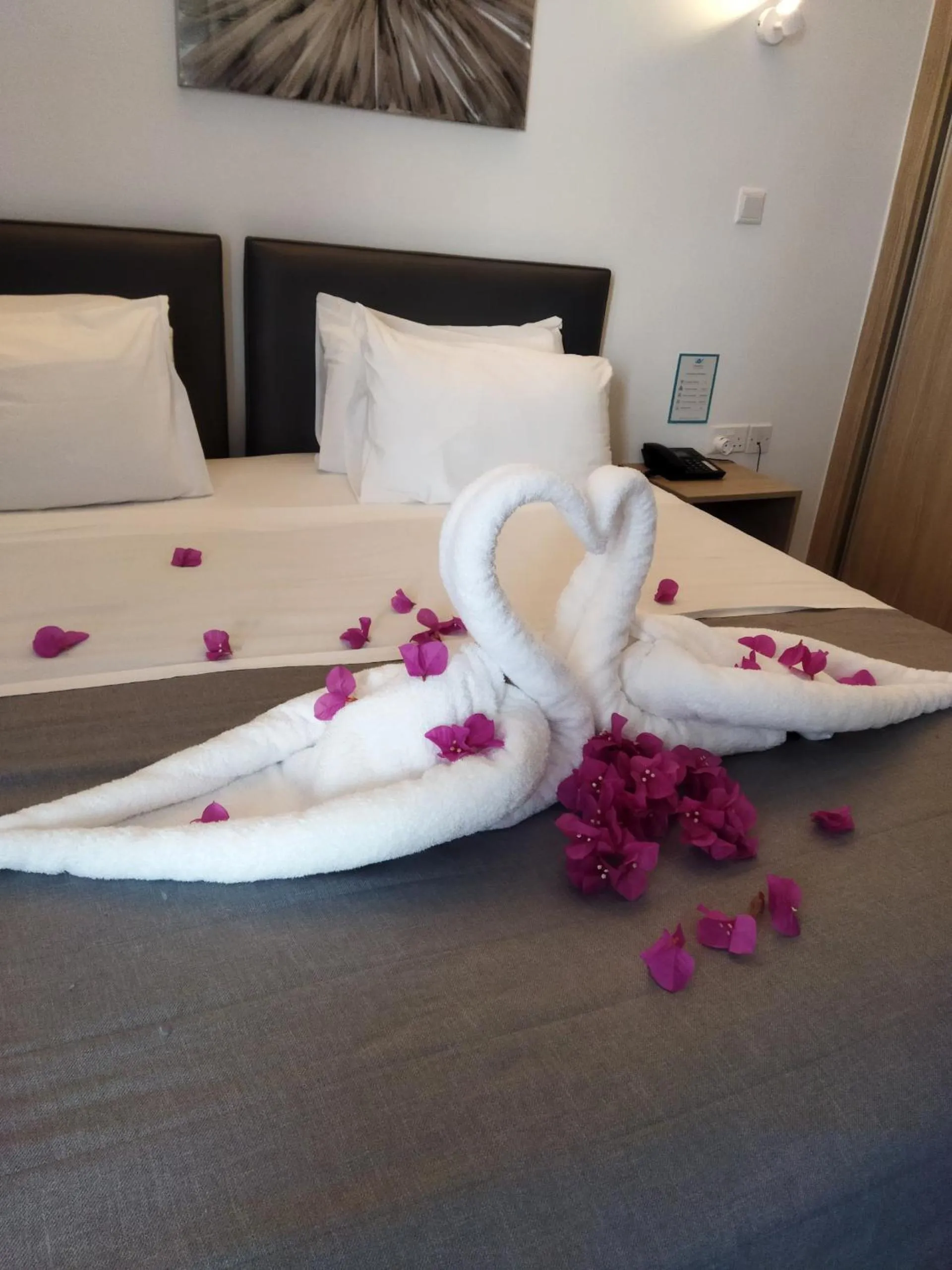 Decorative detail, Bed in Caramela Luxury Apts