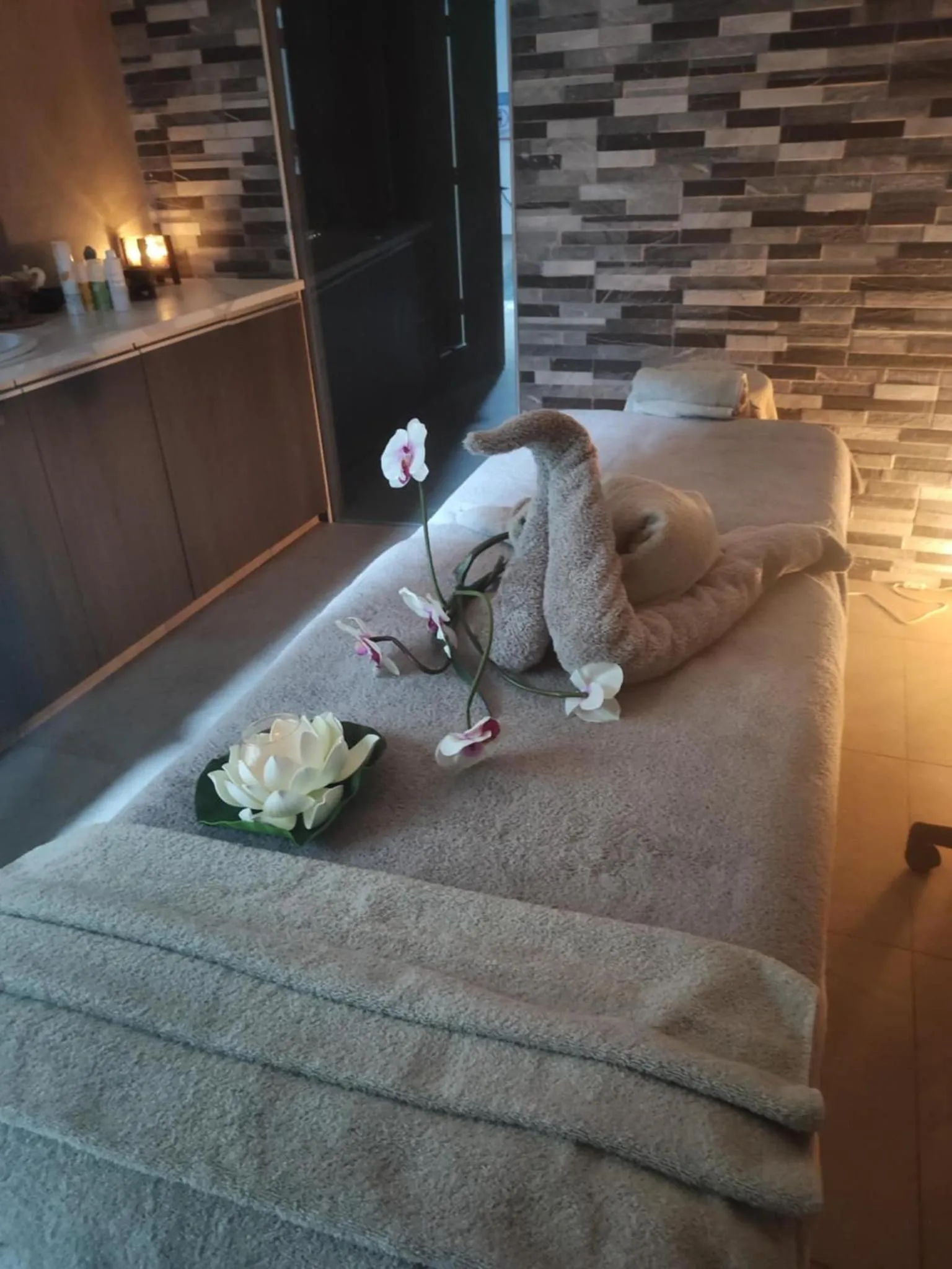 Massage, Bed in Caramela Luxury Apts