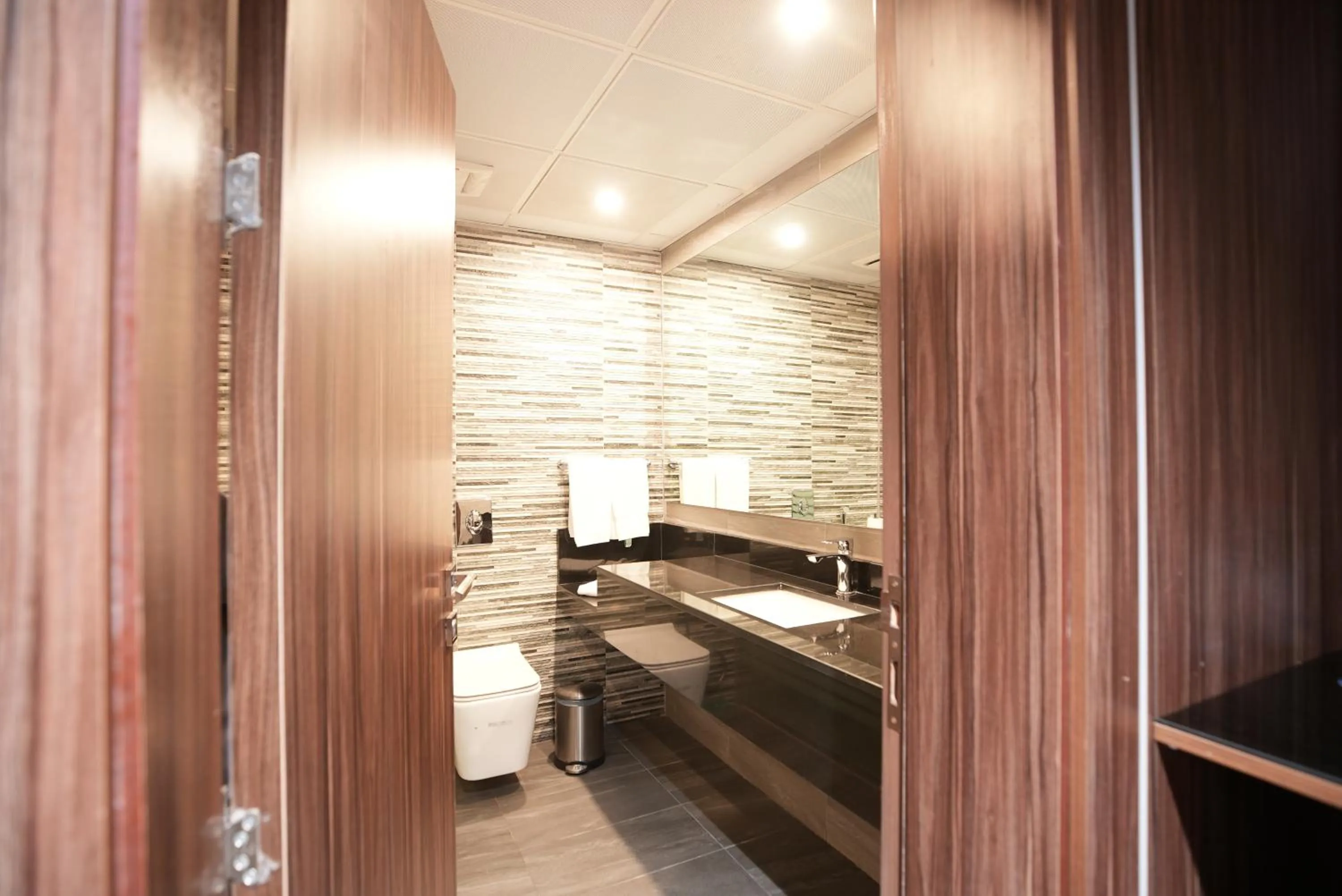 Bathroom in Wow Diamond Hotel - فندق واو ديموند