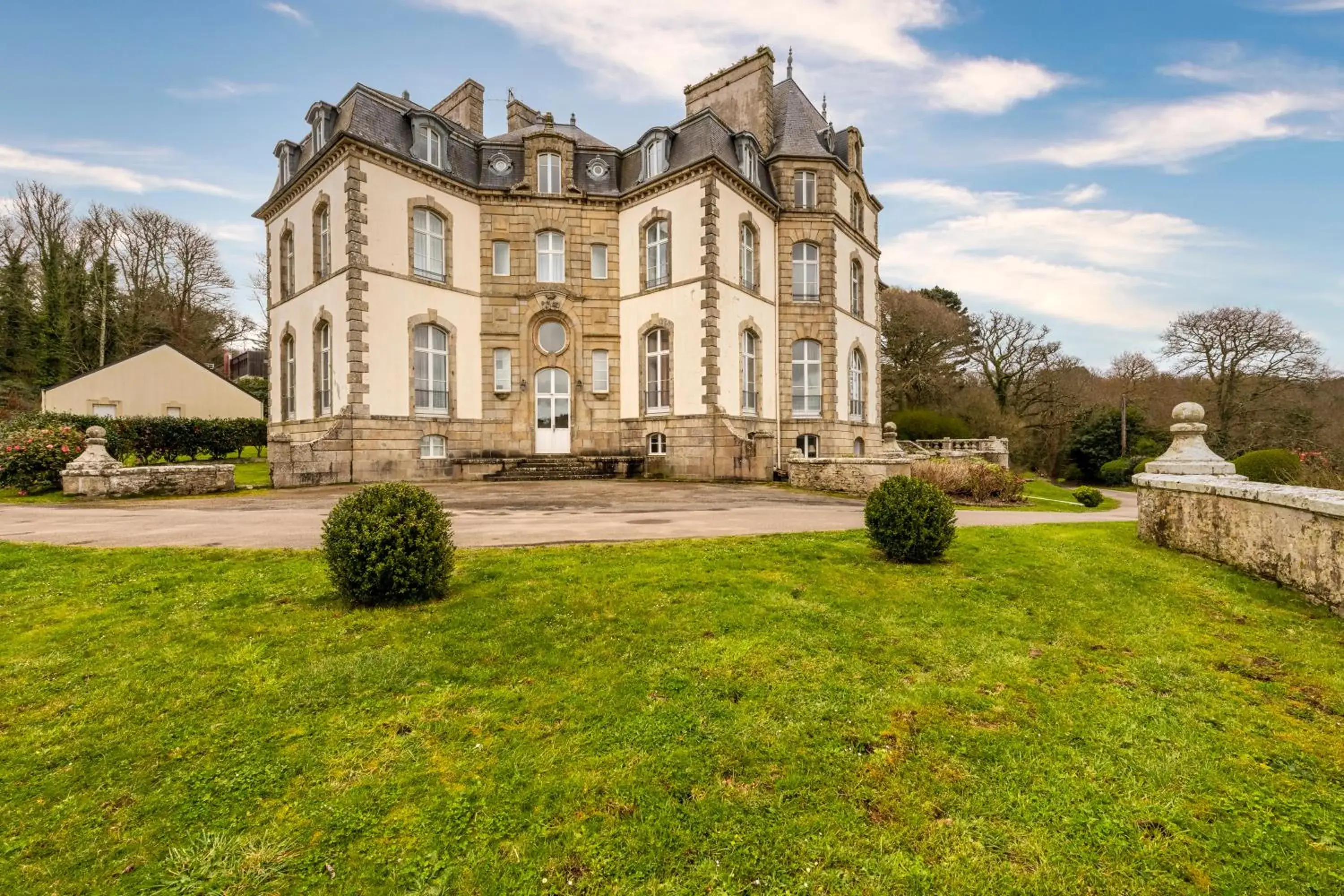château de Locquéran Pierres et filets bleus château de Locquéran Pierres et filets bleus