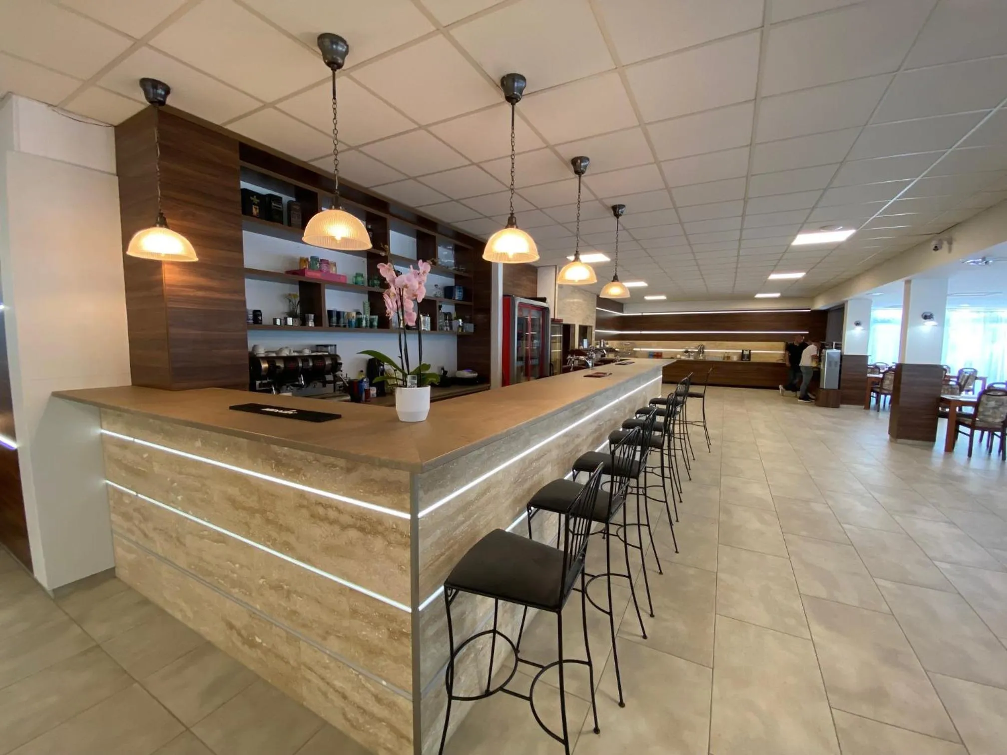 Restaurant/places to eat in Solaris Hotel