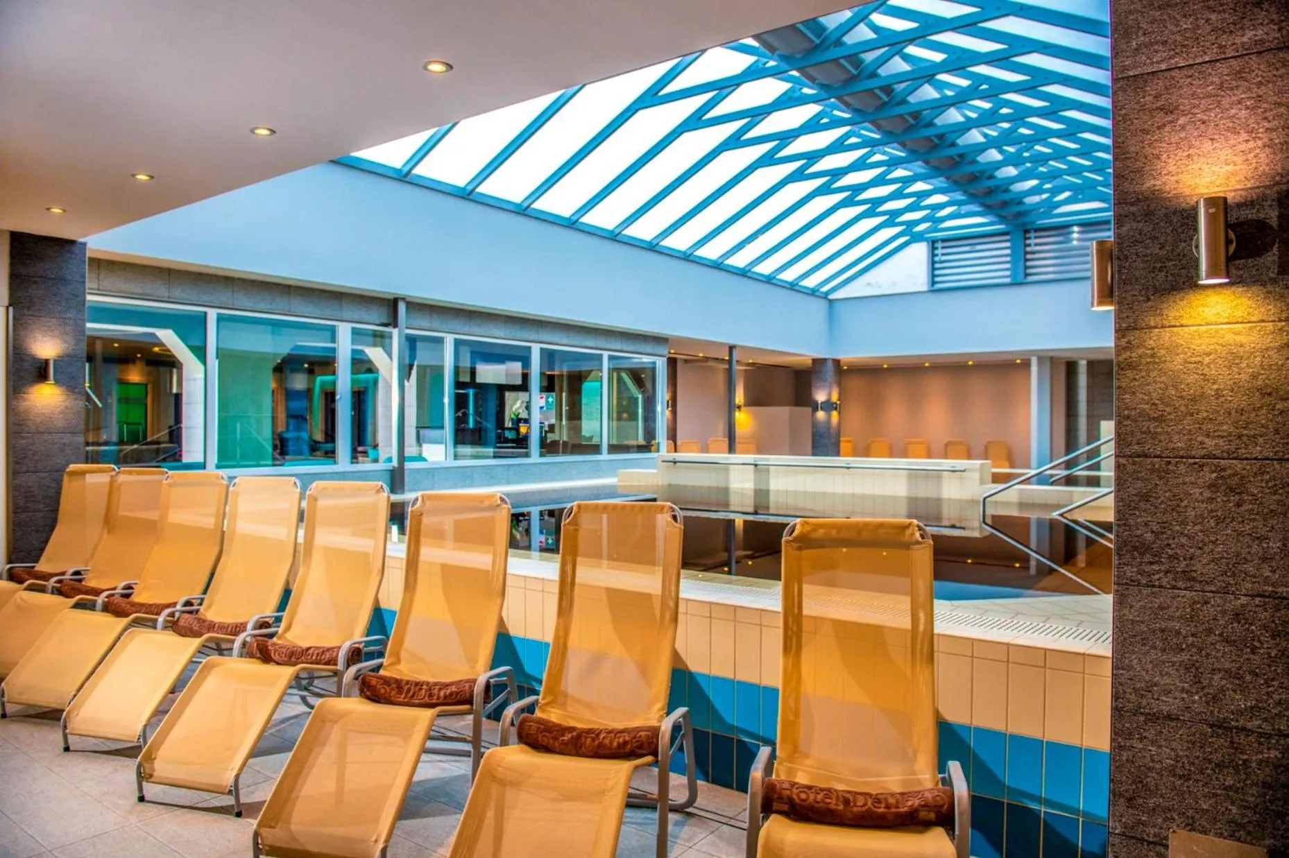 Hot Spring Bath in Hotel Délibáb