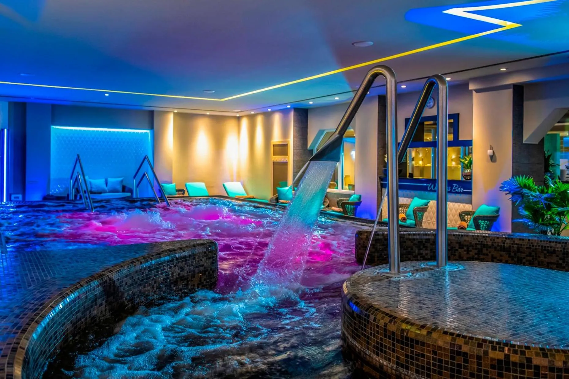 Hot Tub in Hotel Délibáb