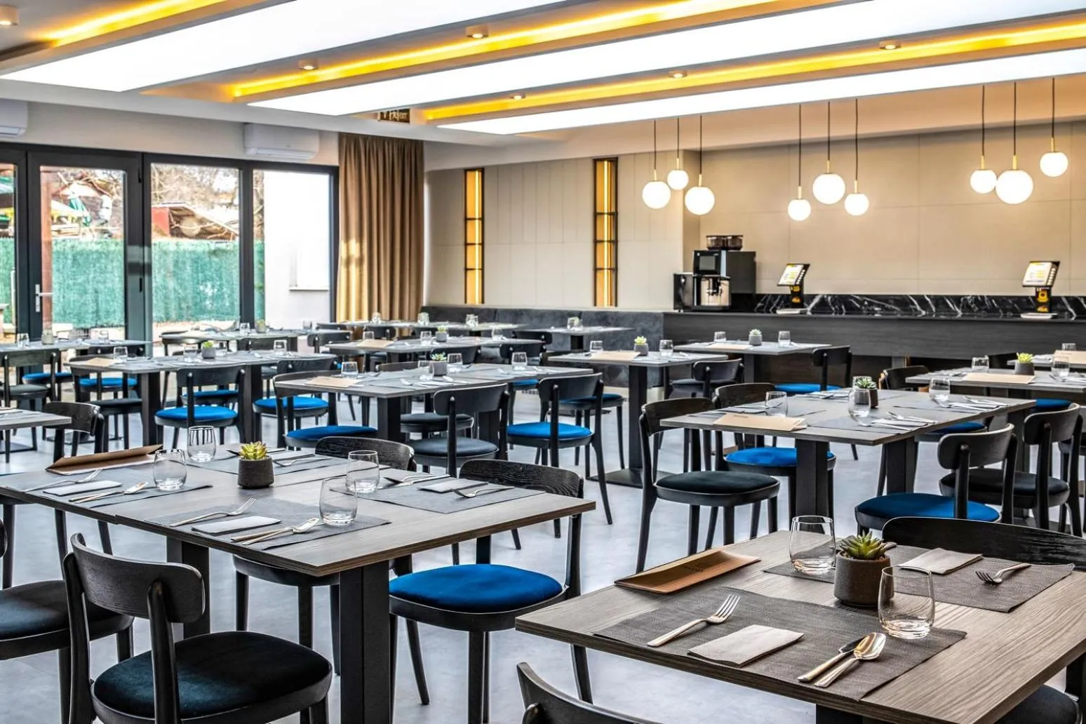 Restaurant/places to eat in Hotel Délibáb